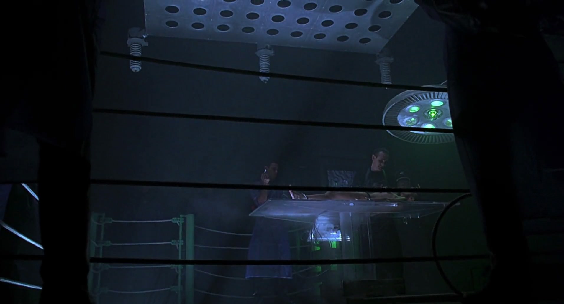Barb Wire (1996) screencap 900