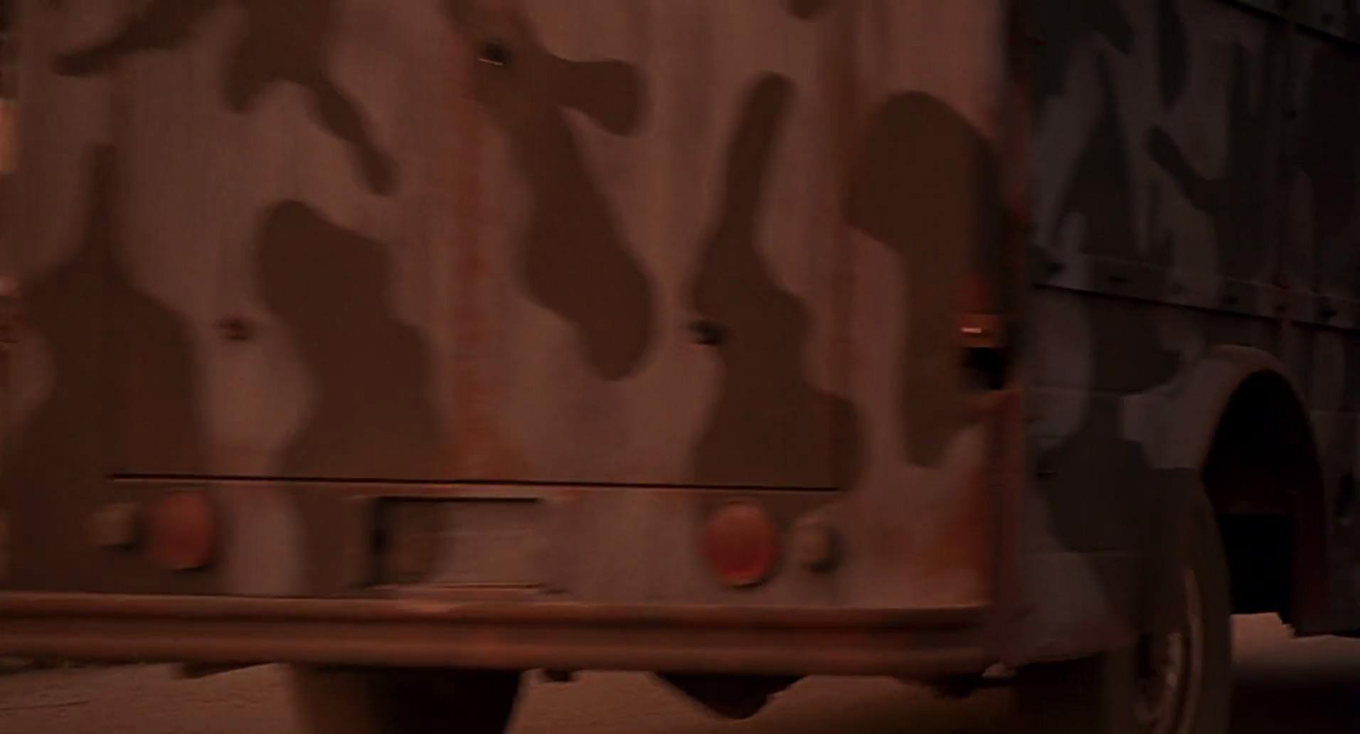 Barb Wire (1996) screencap 9000