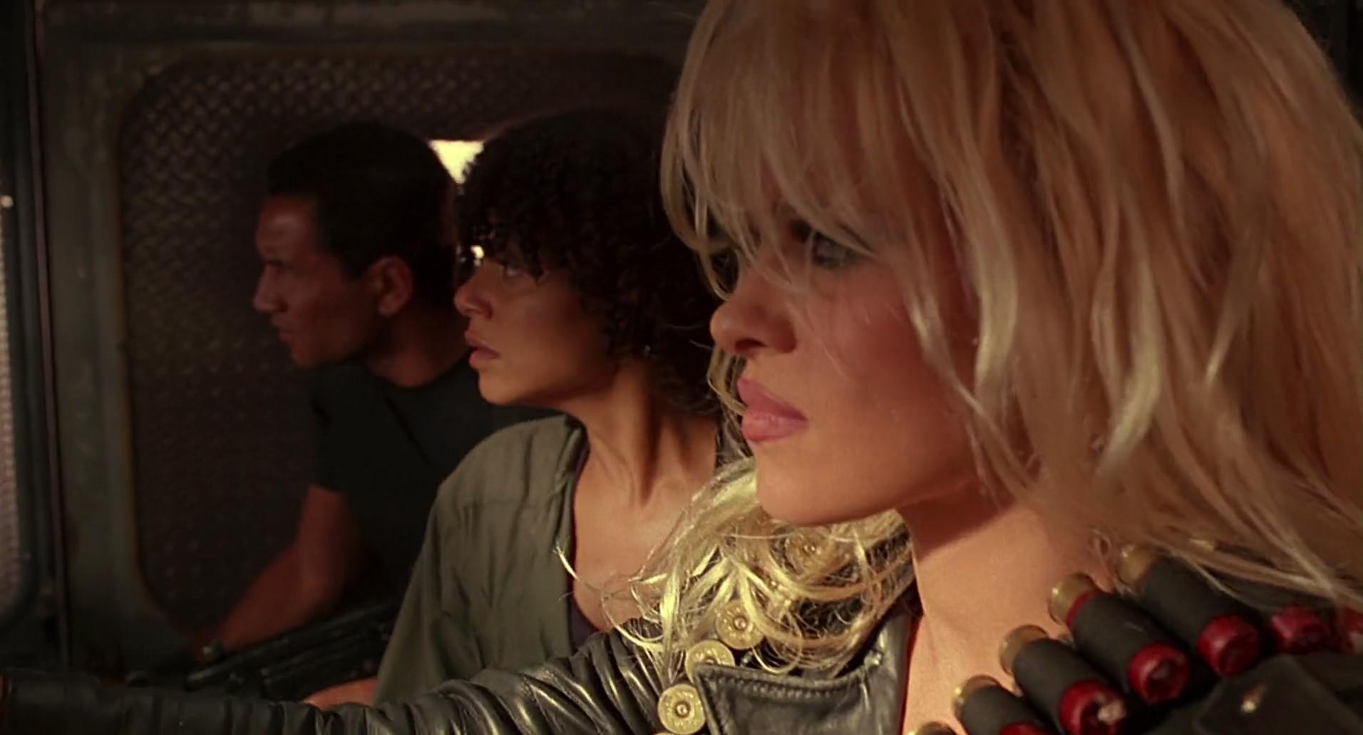 Barb Wire (1996) HD screenshot 9014