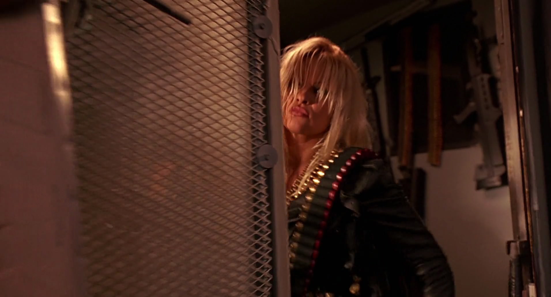 Barb Wire (1996) screencap 9042