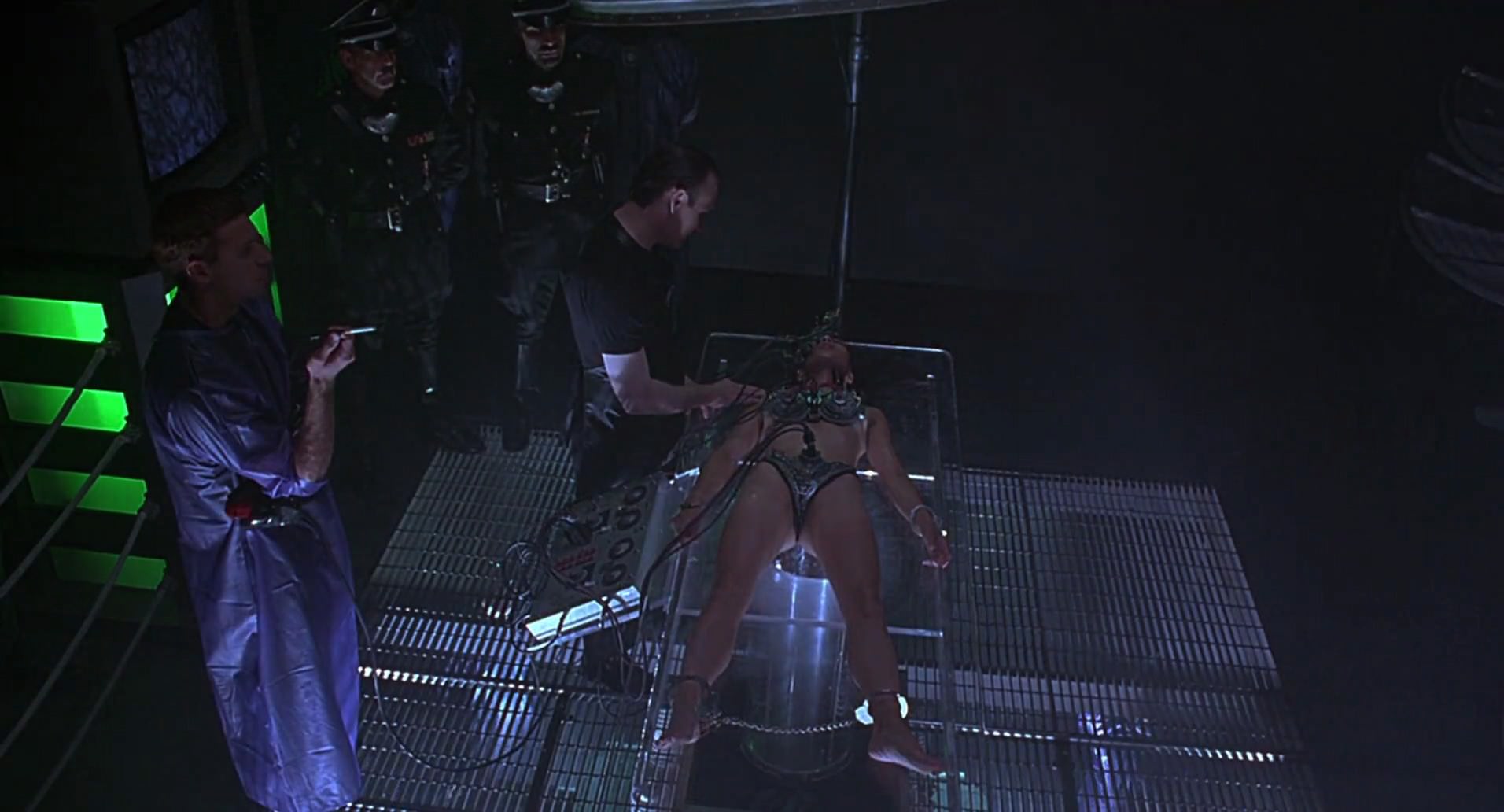 Barb Wire (1996) HD screenshot 908