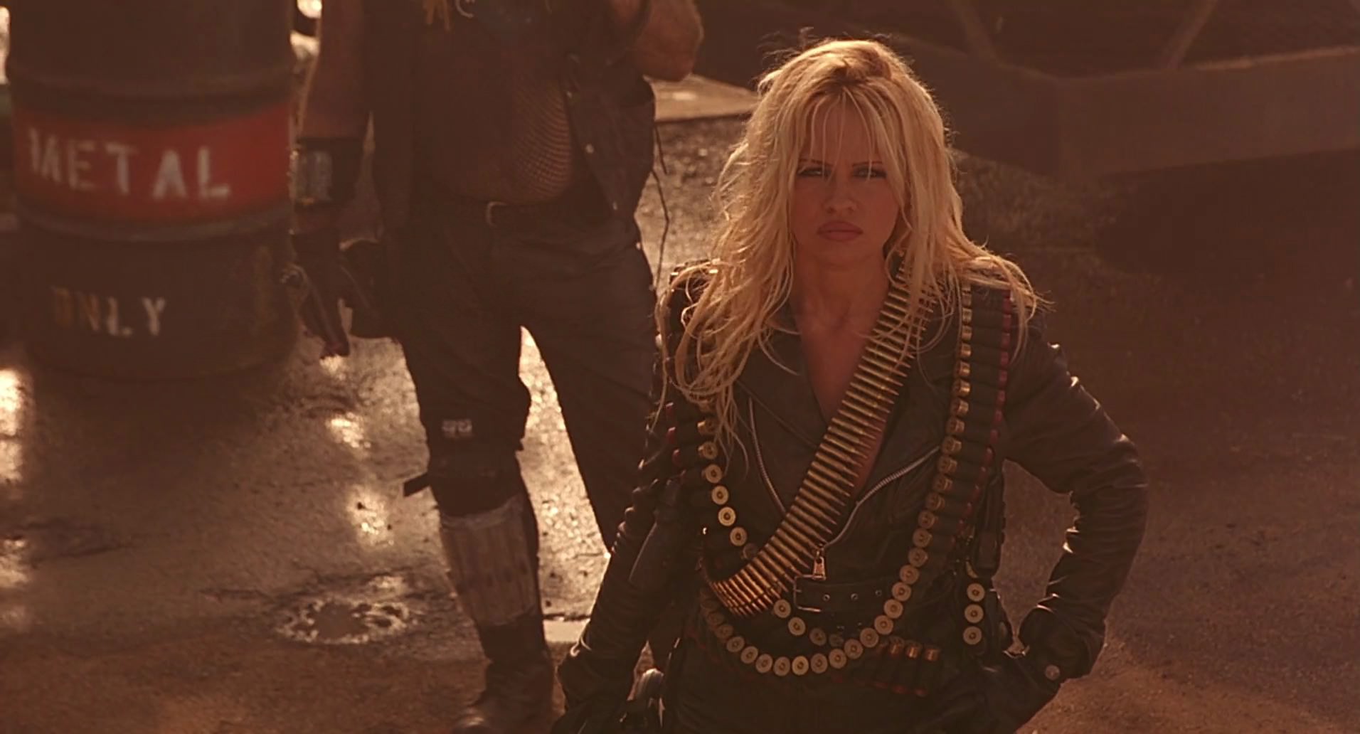 Barb Wire (1996) screencap 9111
