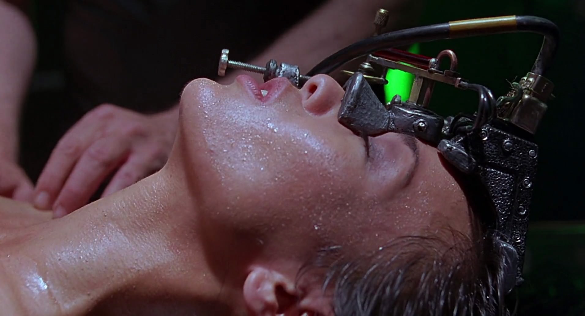 Barb Wire (1996) HD screenshot 914
