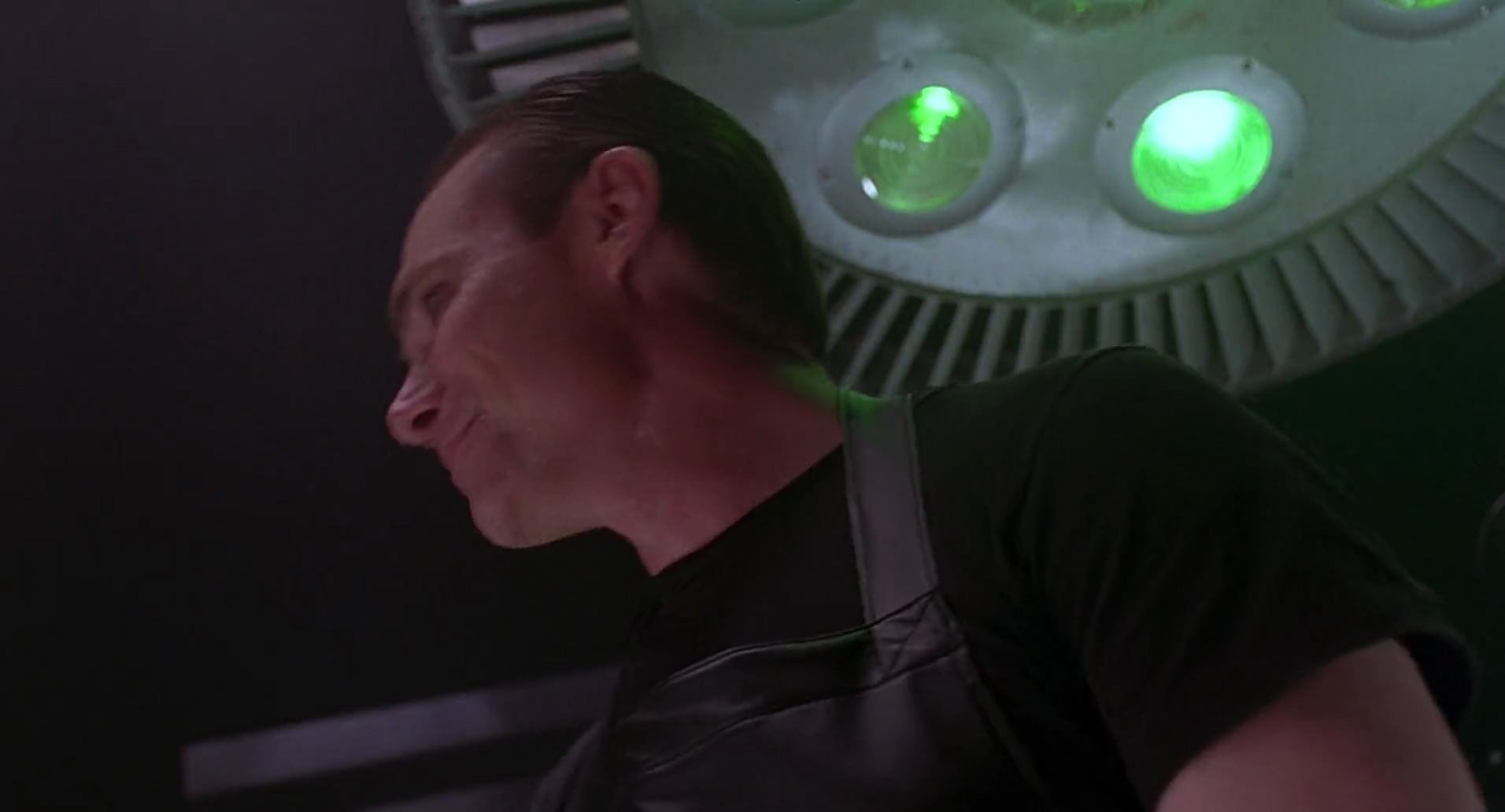 Barb Wire (1996) screencap 918