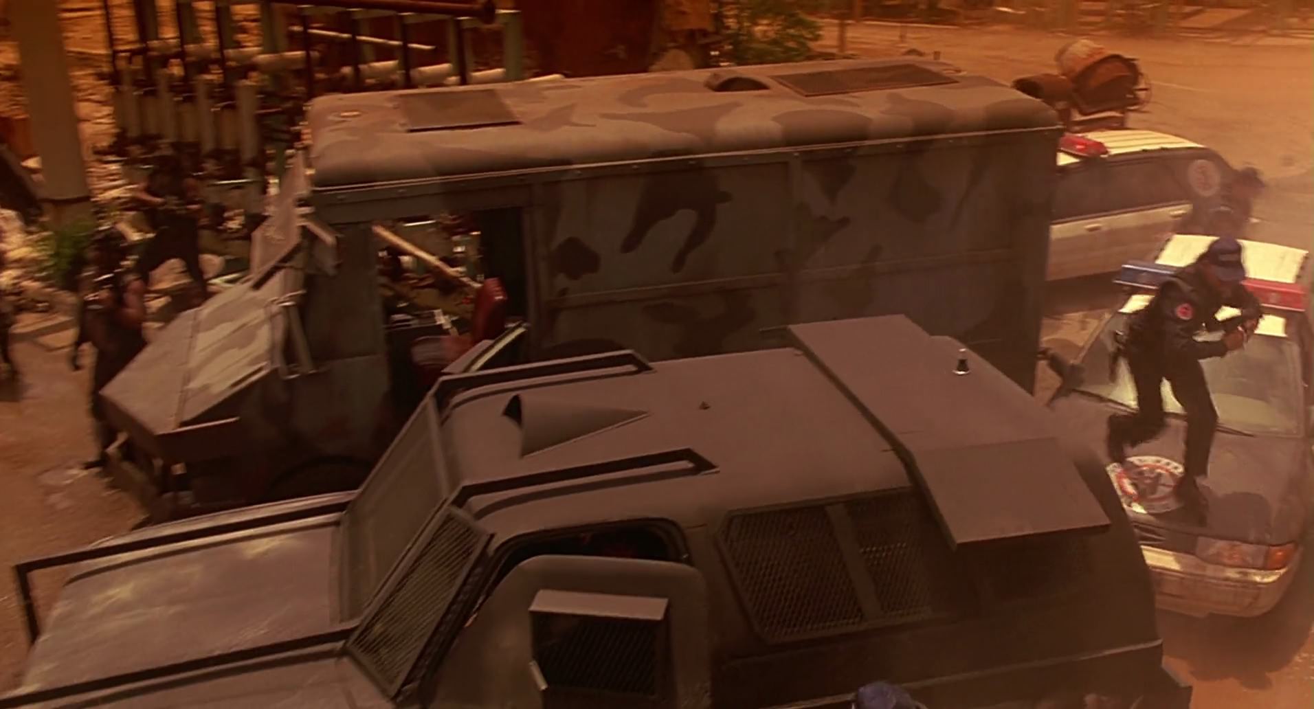 Barb Wire (1996) screencap 9285