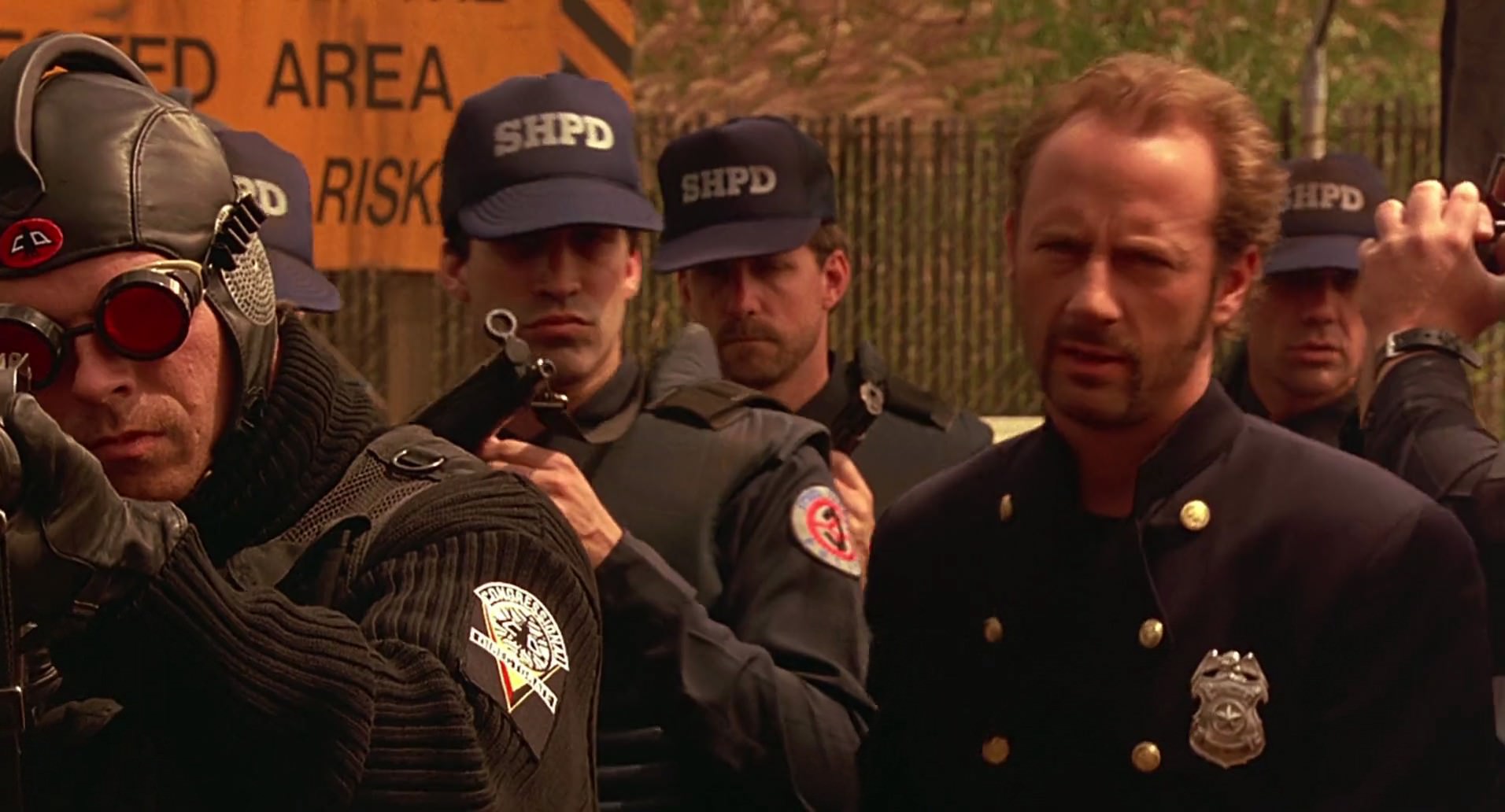 Barb Wire (1996) screencap 9303