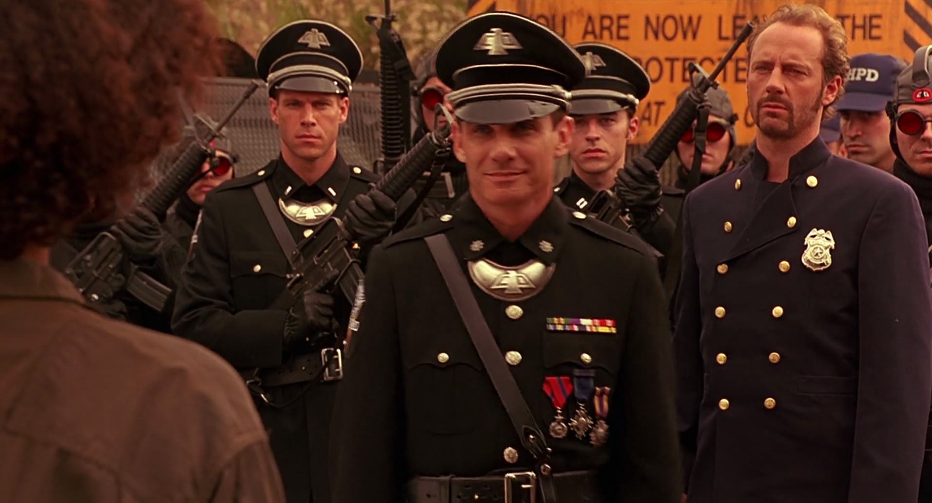 Barb Wire (1996) screencap 9363
