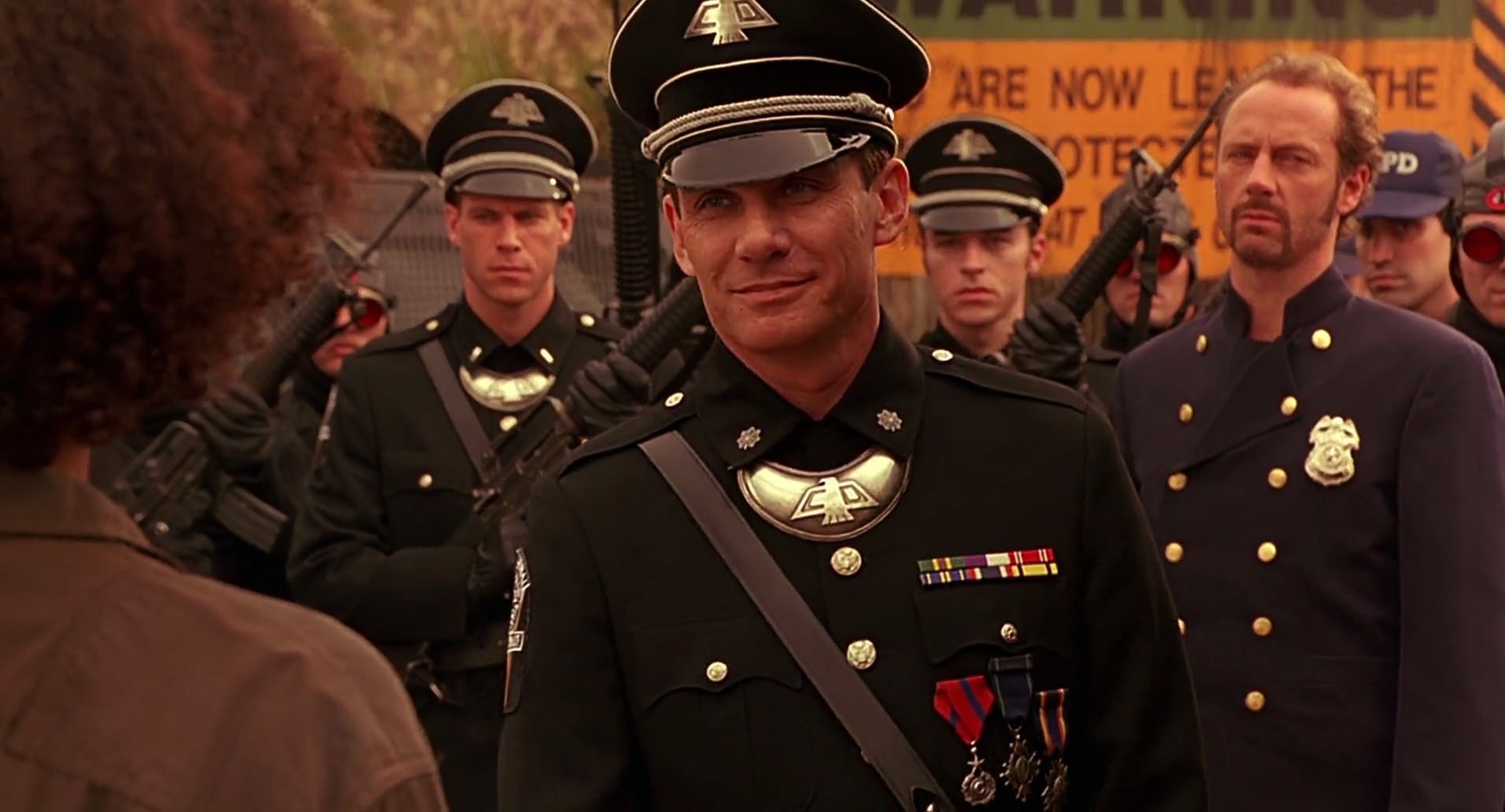 Barb Wire (1996) screencap 9366