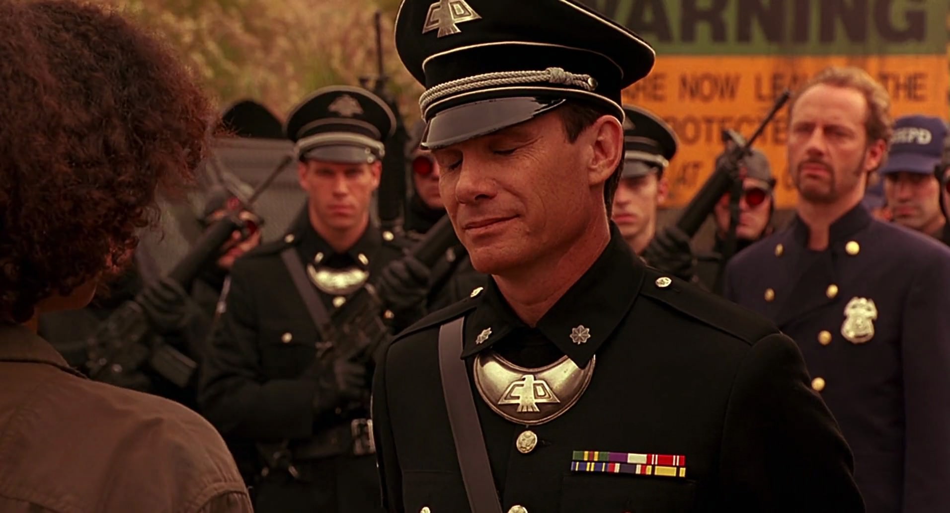 Barb Wire (1996) screencap 9405