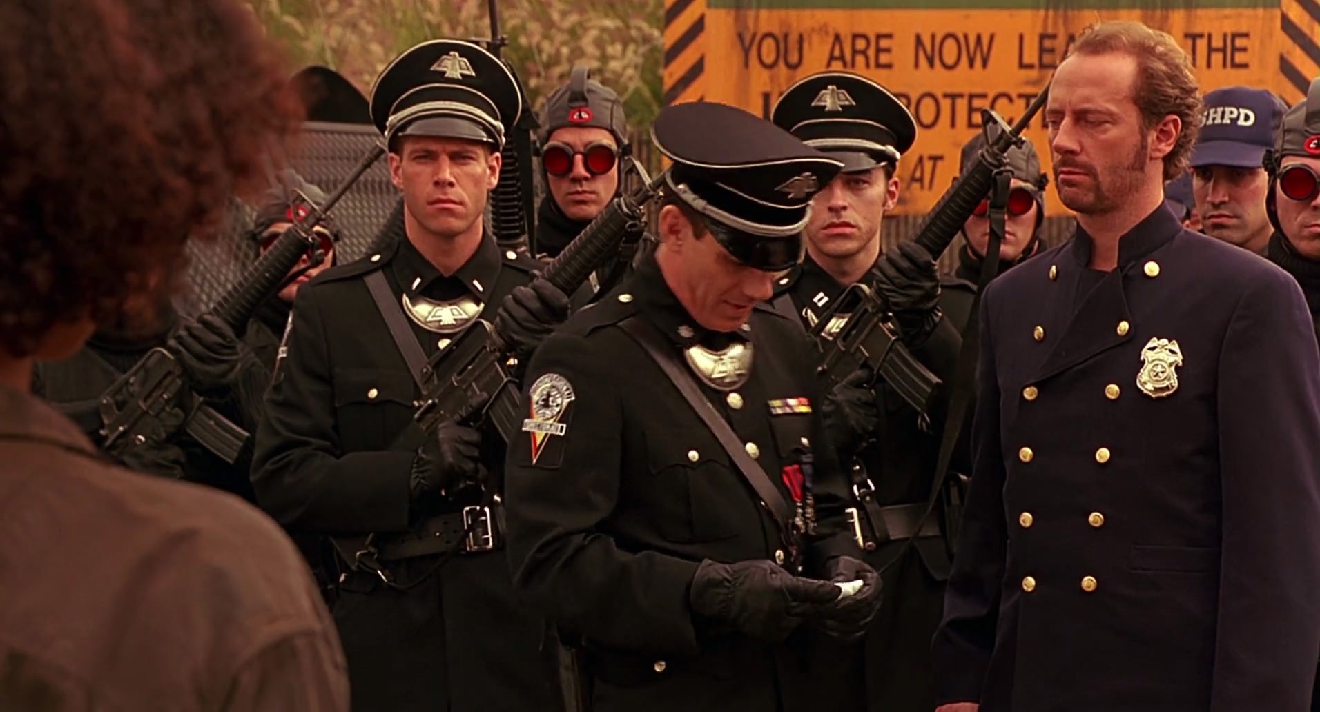 Barb Wire (1996) HD screenshot 9431