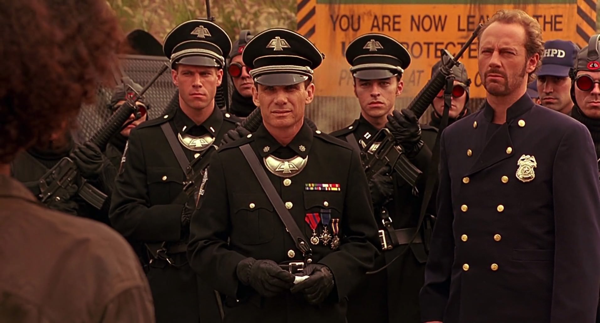 Barb Wire (1996) HD screenshot 9443