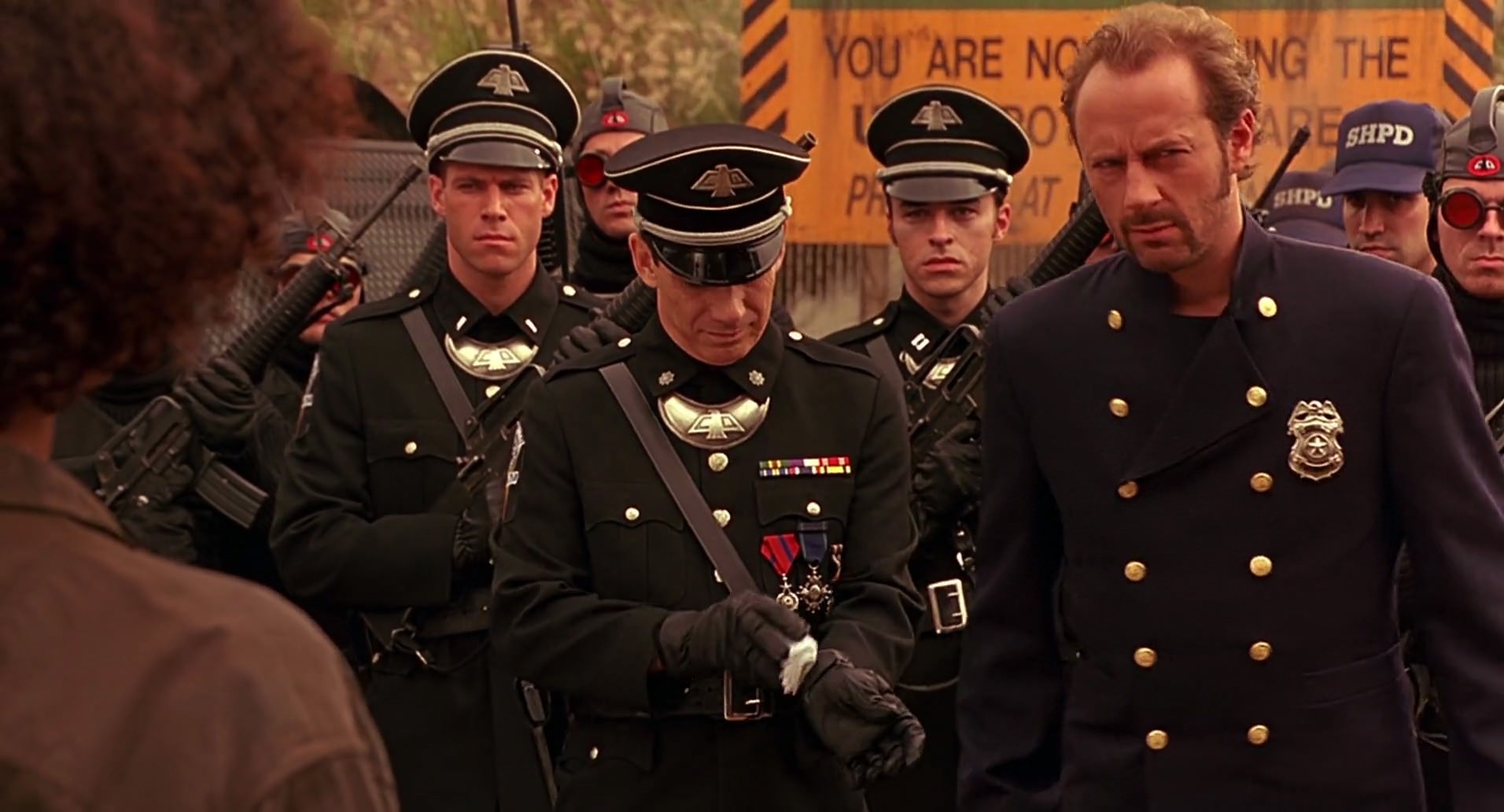 Barb Wire (1996) screencap 9447