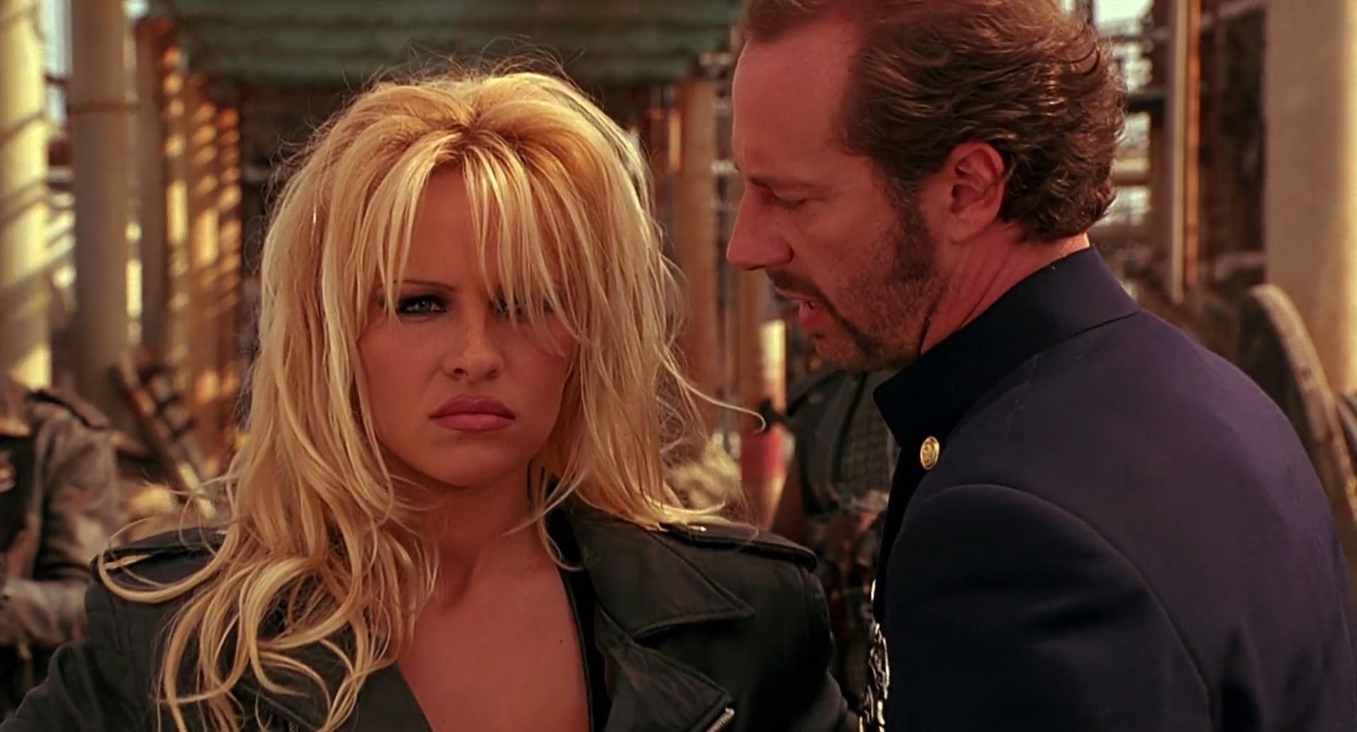 Barb Wire (1996) screencap 9453