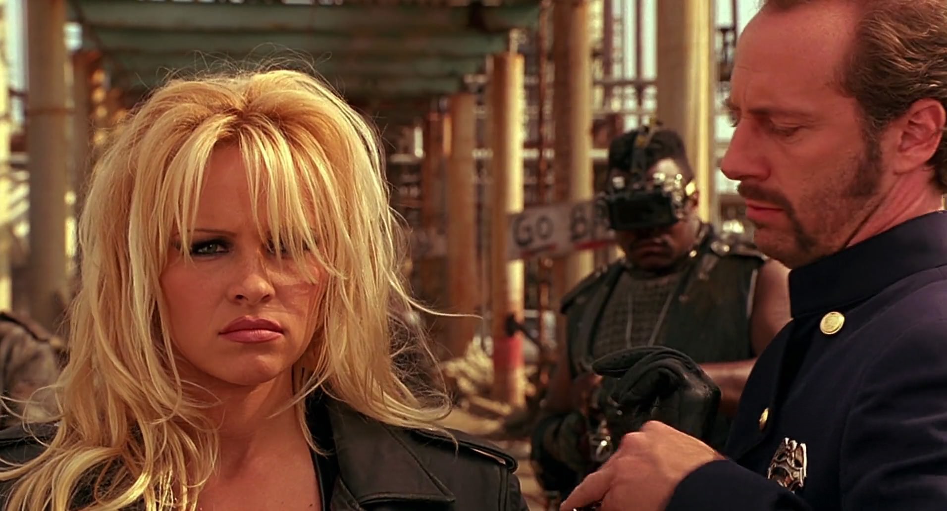 Barb Wire (1996) screencap 9462