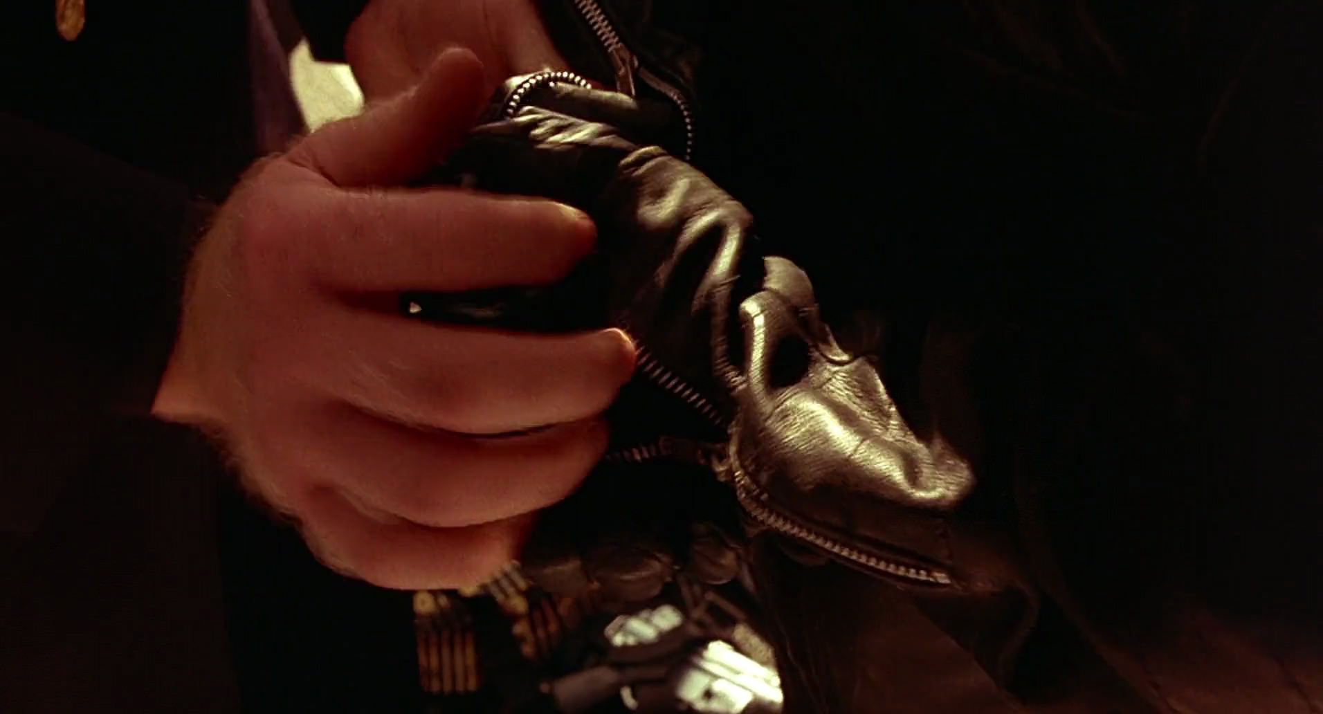 Barb Wire (1996) screencap 9468