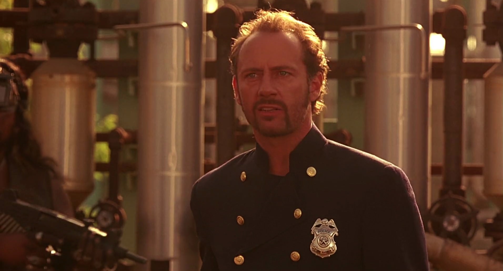 Barb Wire (1996) screencap 9489