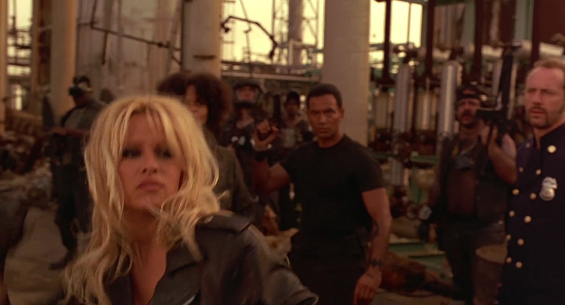 Barb Wire (1996) screencap 9492
