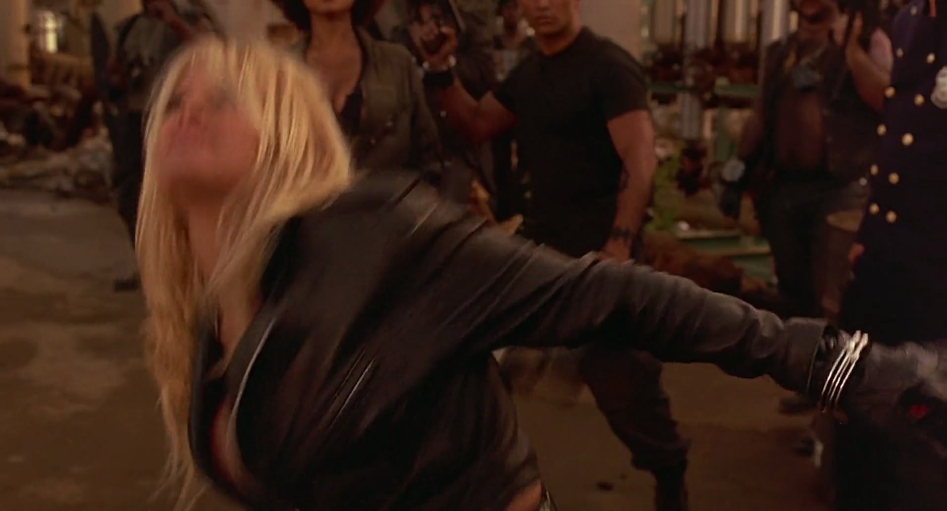 Barb Wire (1996) HD screenshot 9494