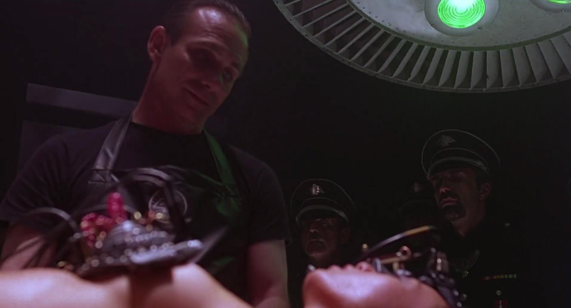 Barb Wire (1996) HD screenshot 950