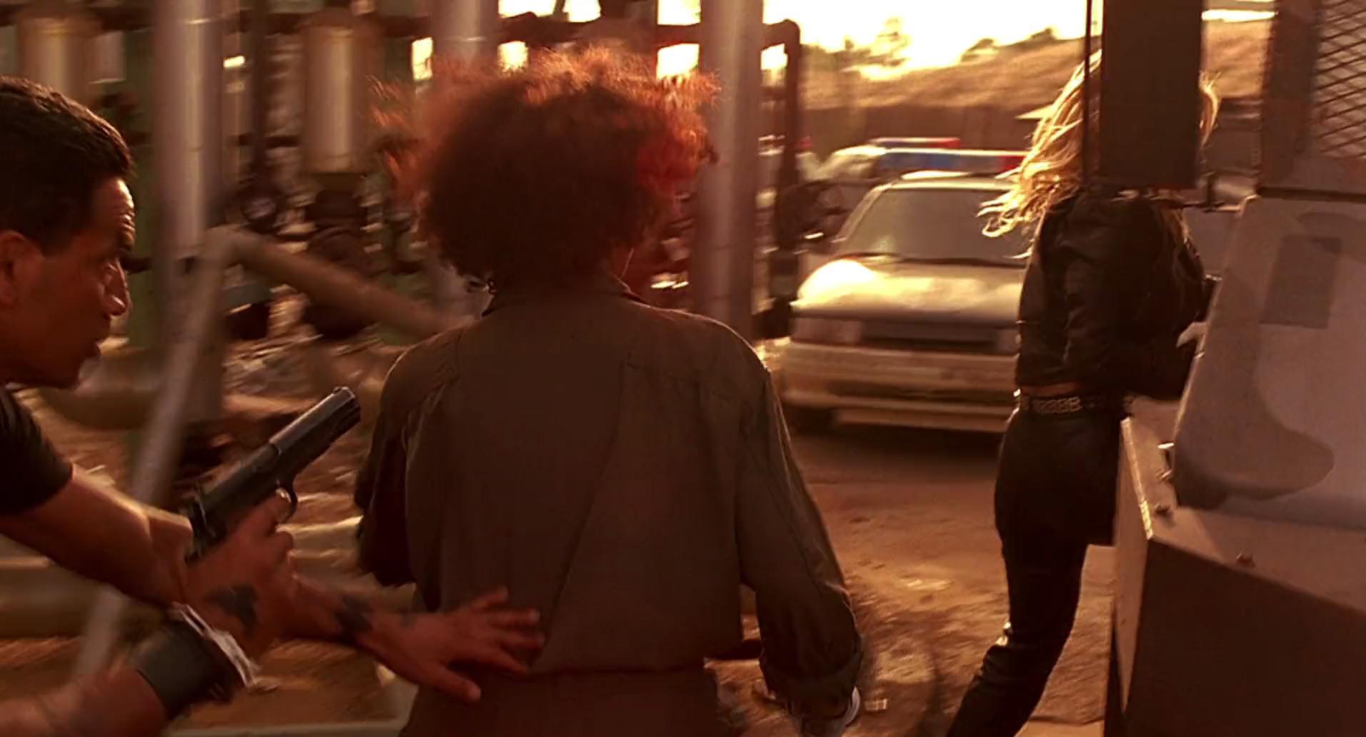 Barb Wire (1996) screencap 9504