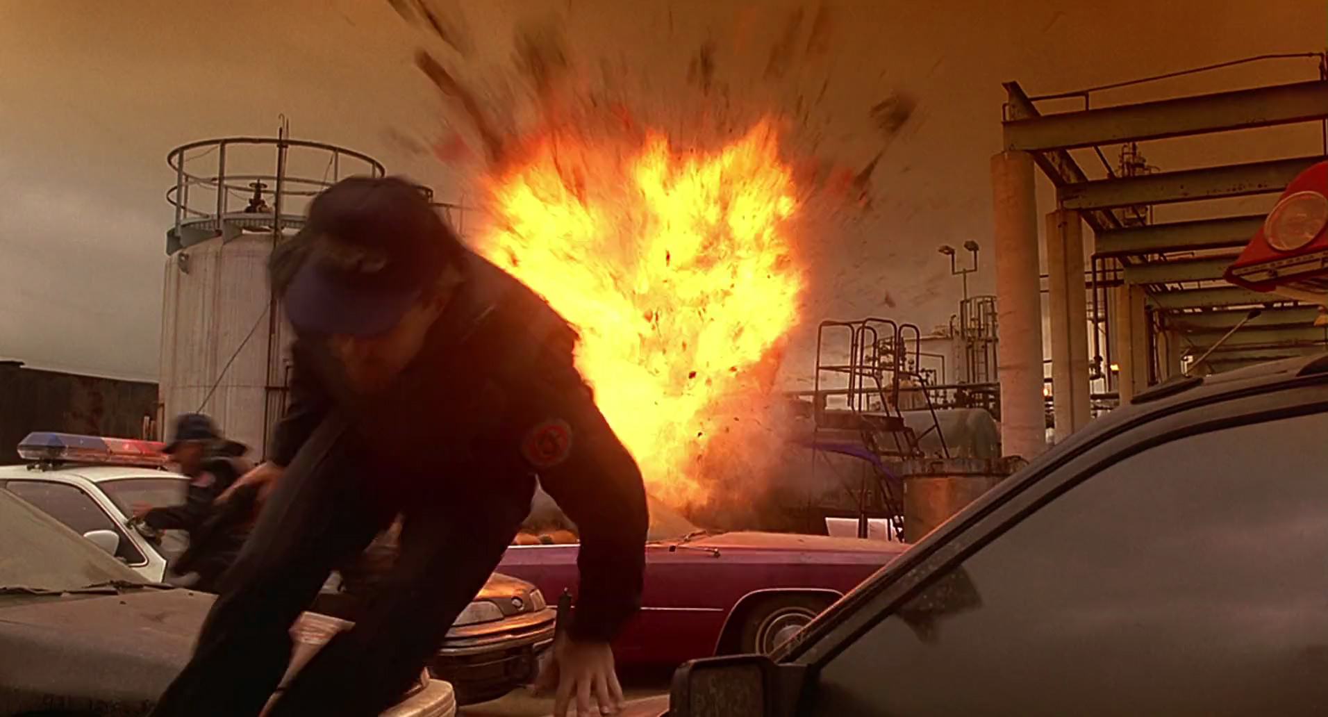 Barb Wire (1996) screencap 9516