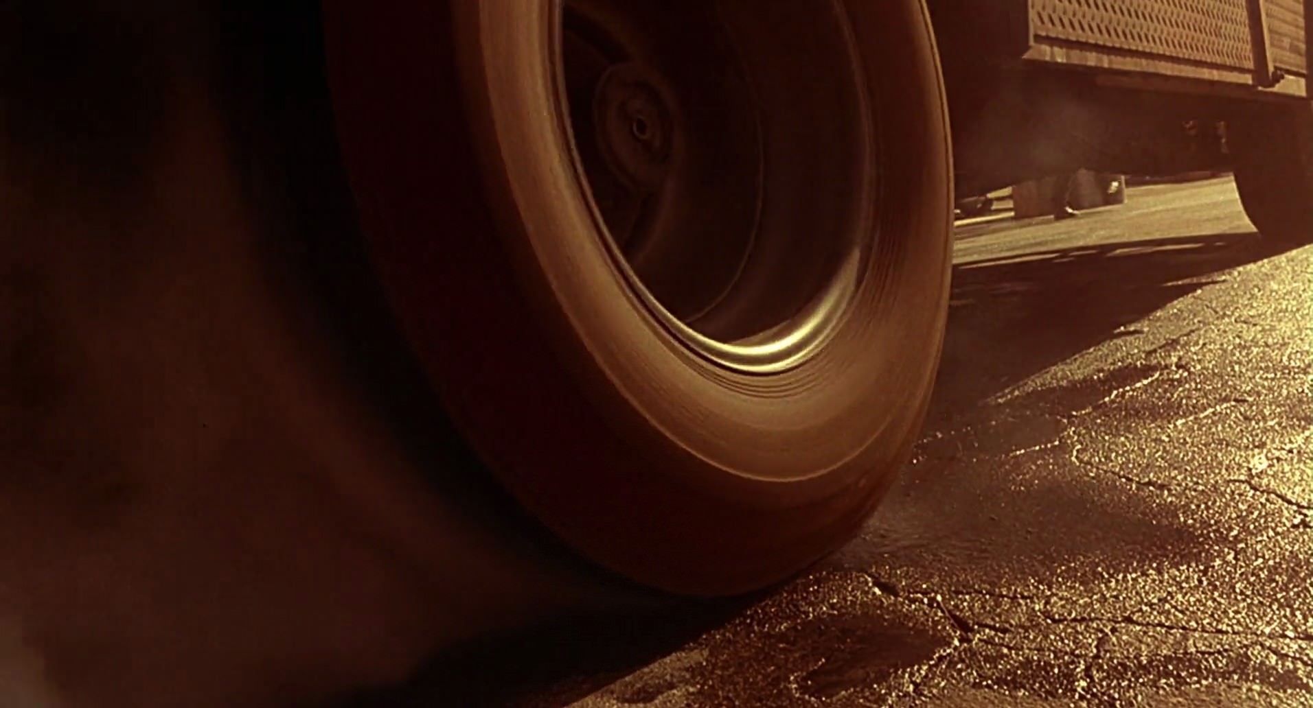 Barb Wire (1996) screencap 9522