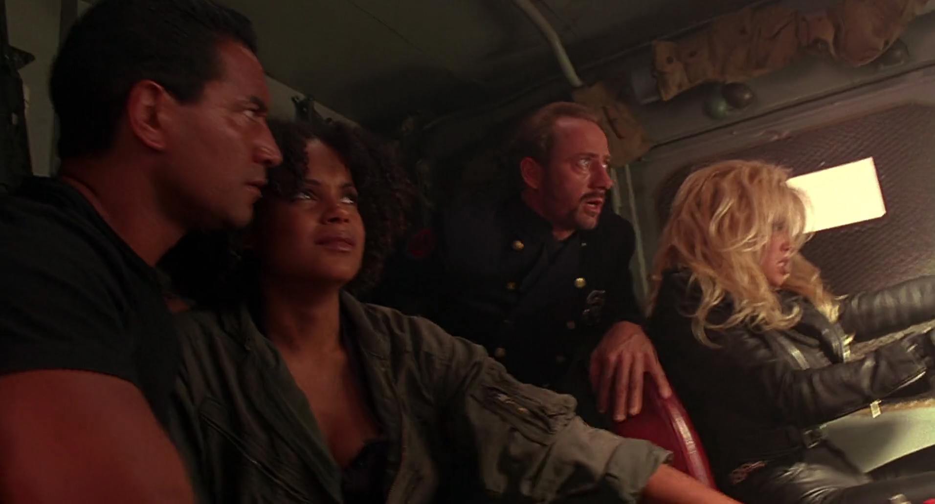 Barb Wire (1996) screencap 9540