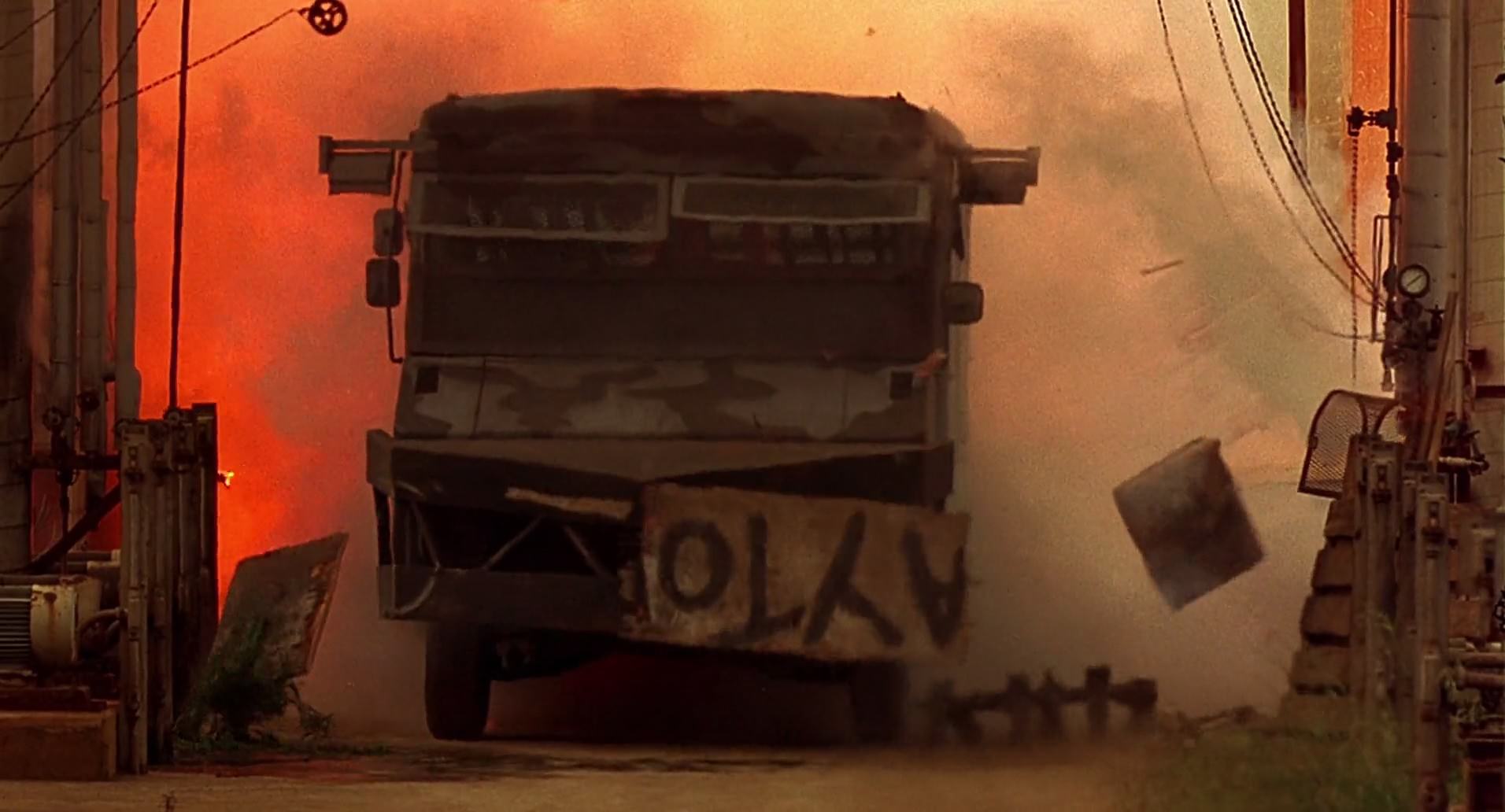 Barb Wire (1996) screencap 9558
