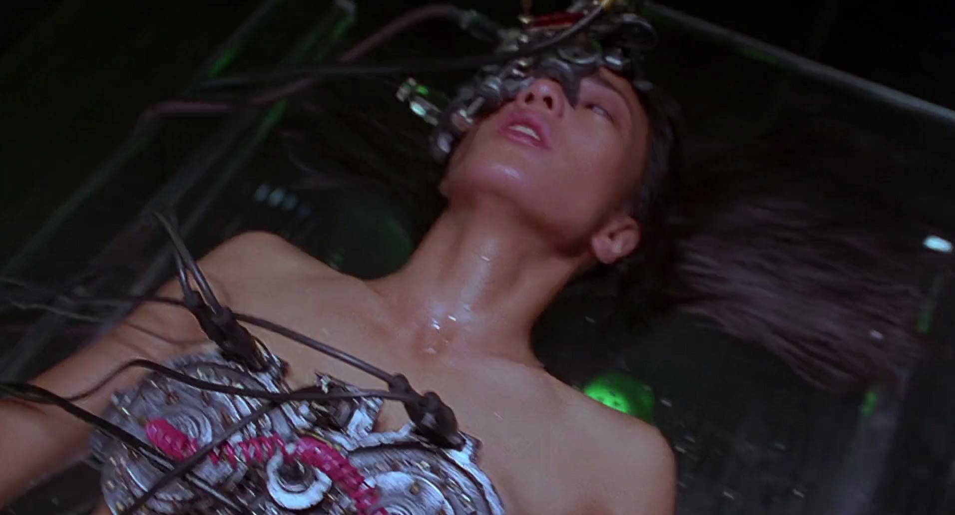 Barb Wire (1996) screencap 957