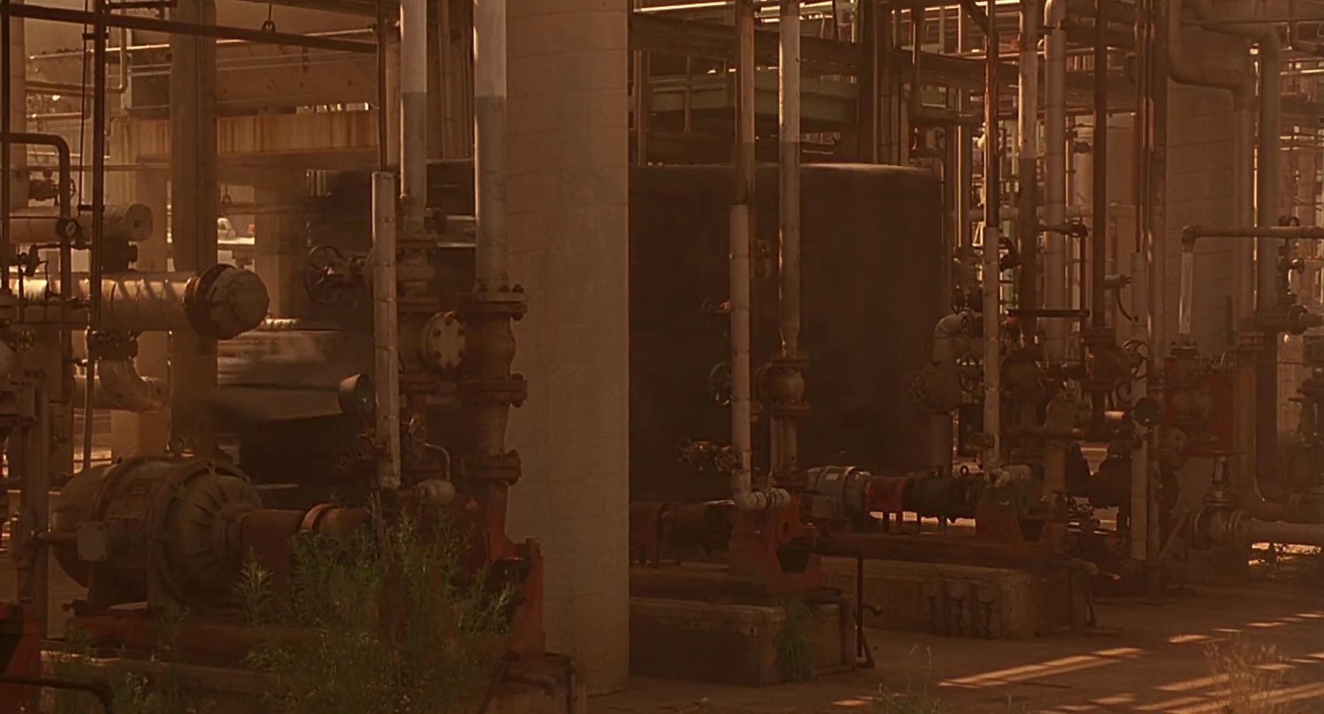 Barb Wire (1996) screencap 9576