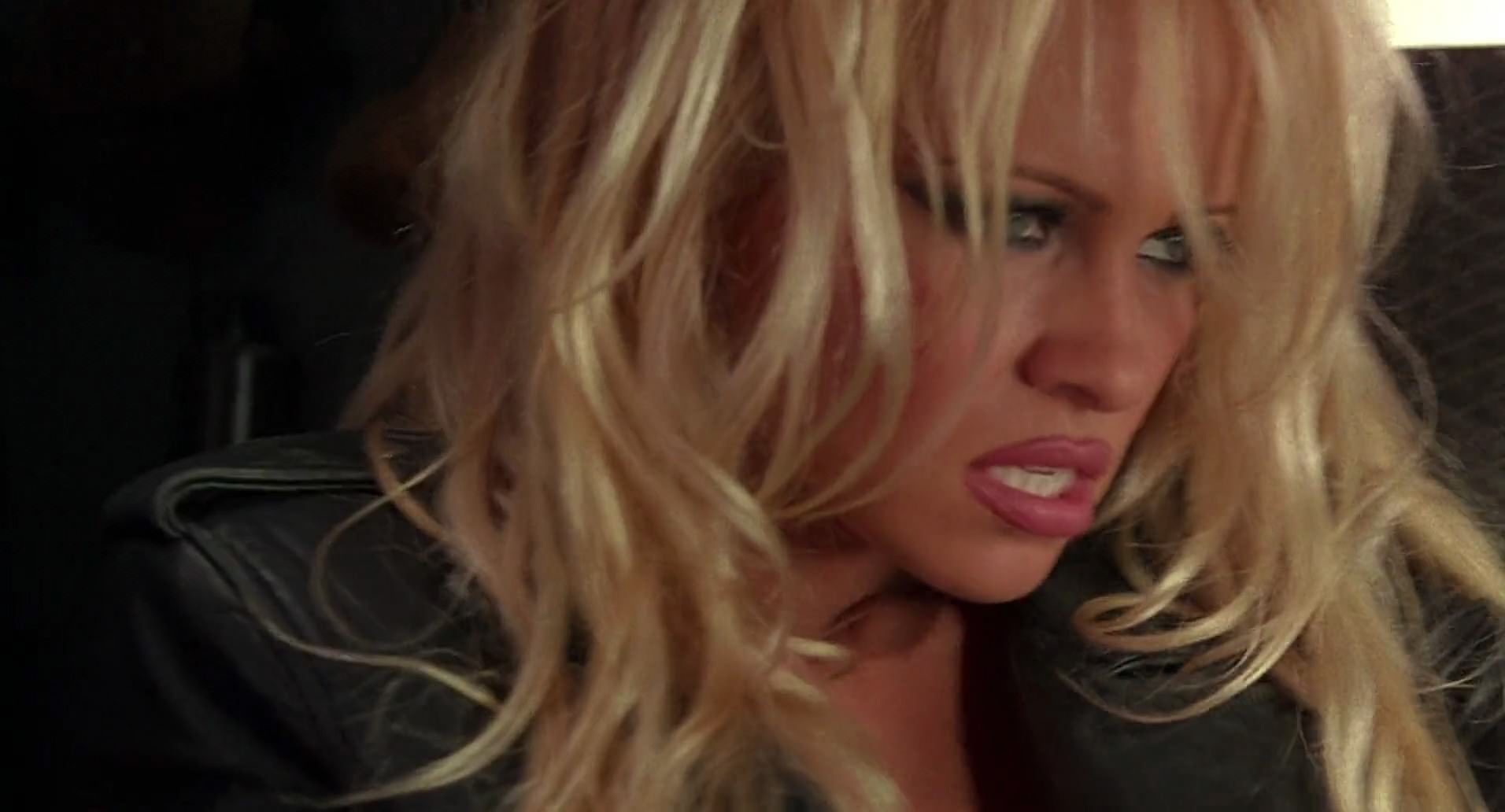 Barb Wire (1996) screencap 9588