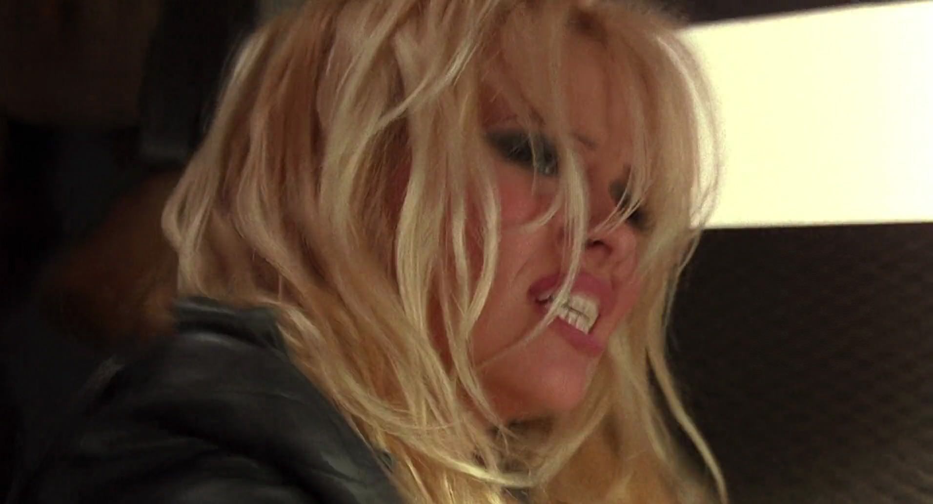 Barb Wire (1996) HD screenshot 9593