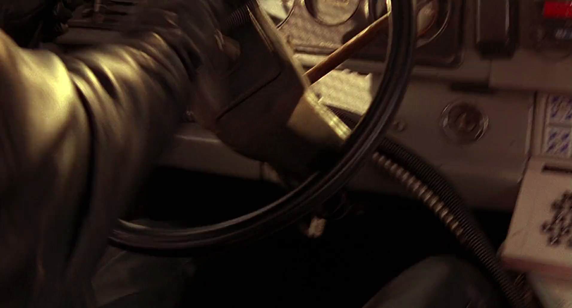 Barb Wire (1996) screencap 9594