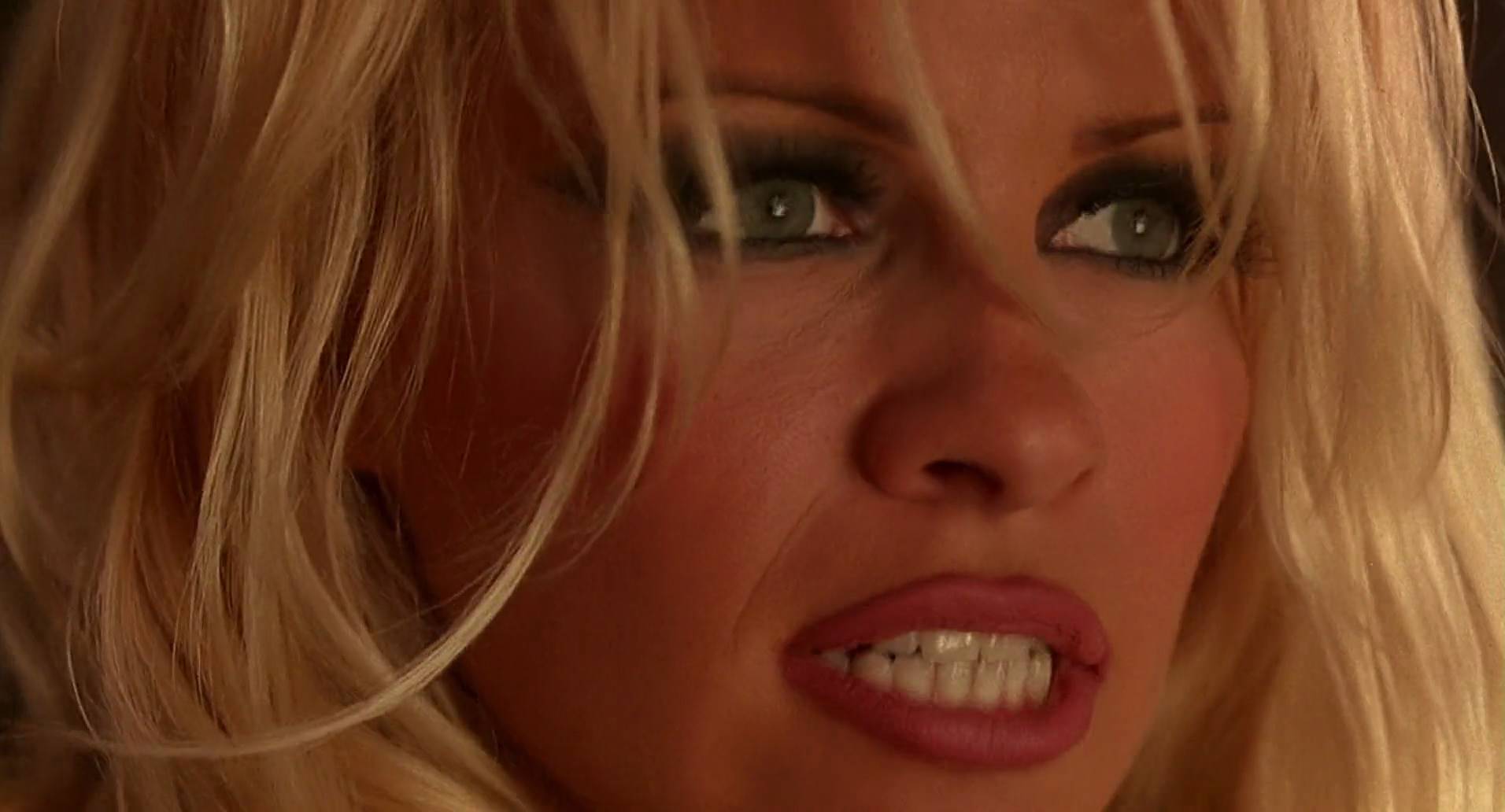 Barb Wire (1996) screencap 9603