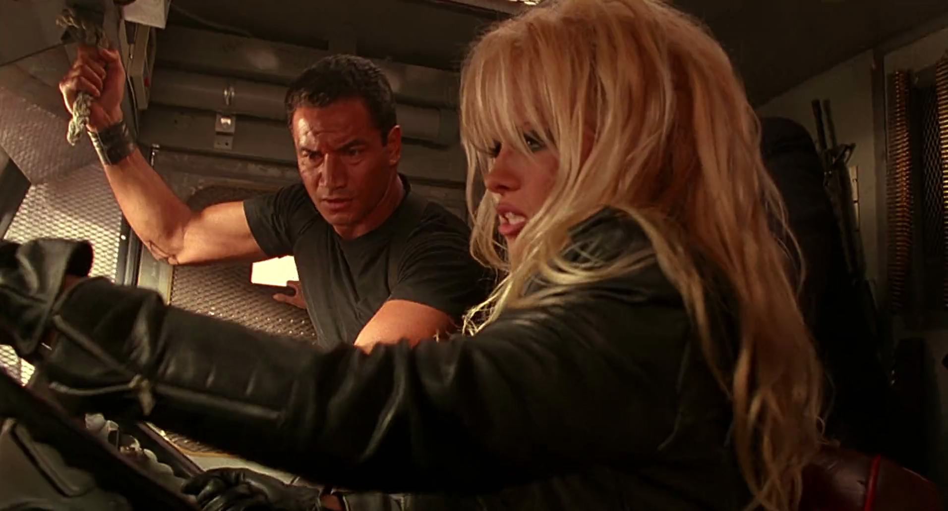 Barb Wire (1996) HD screenshot 9608