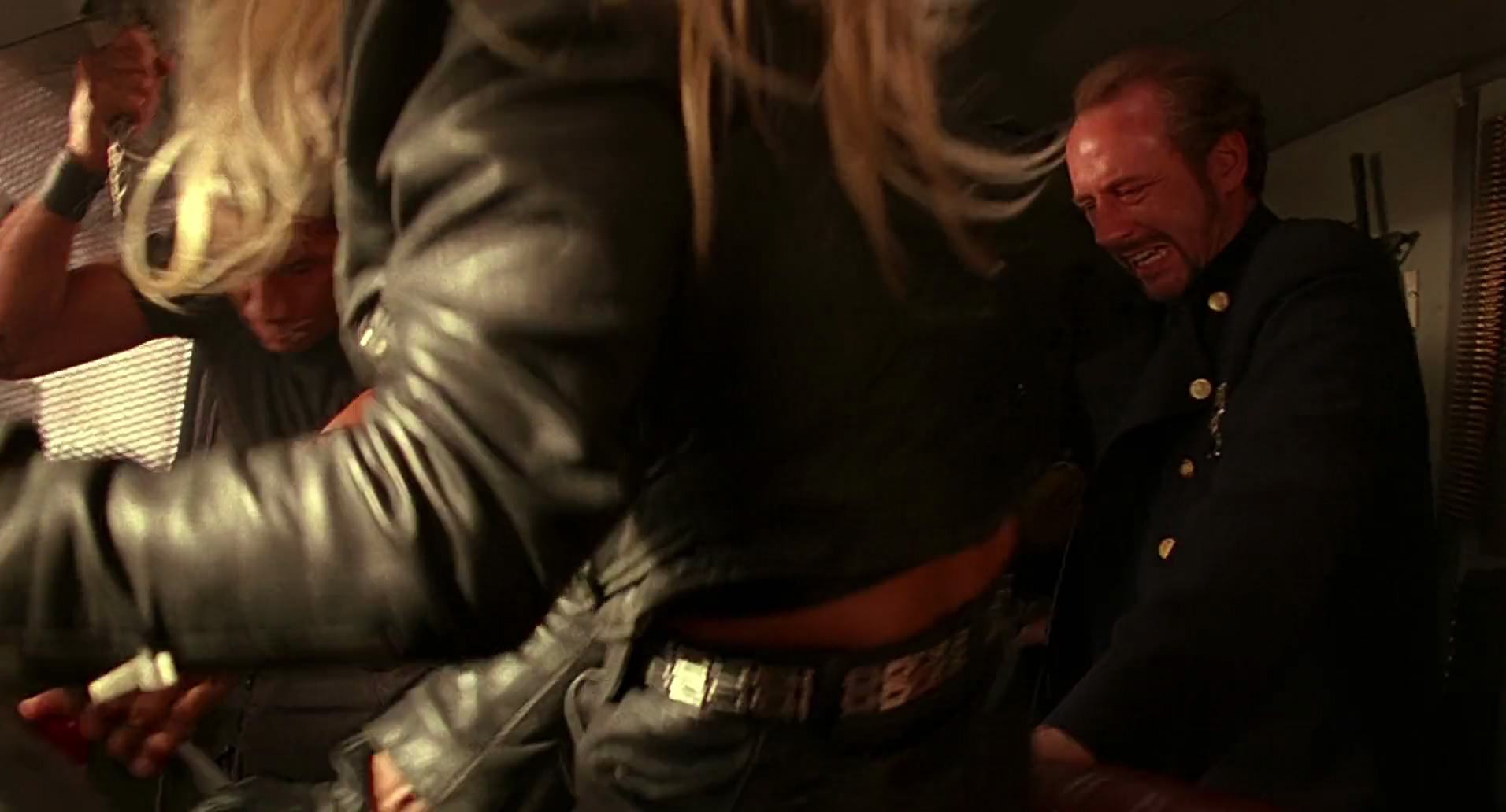 Barb Wire (1996) screencap 9612