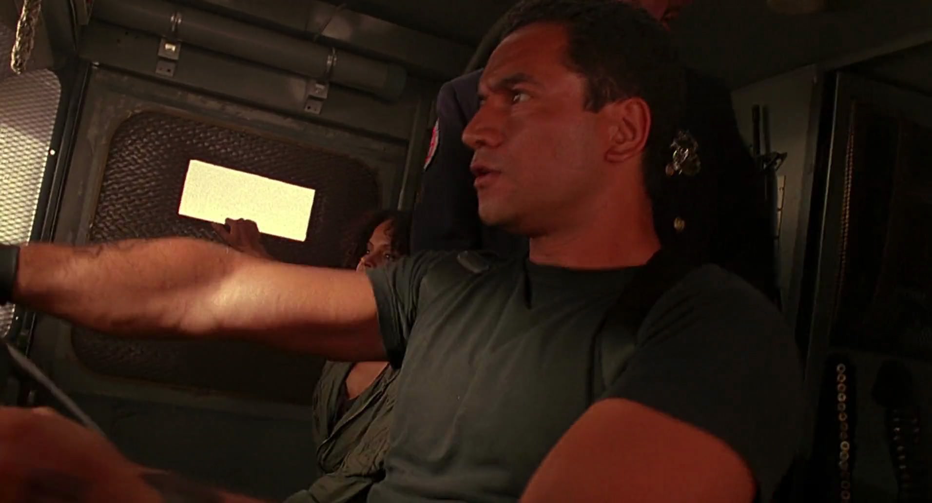 Barb Wire (1996) HD screenshot 9629