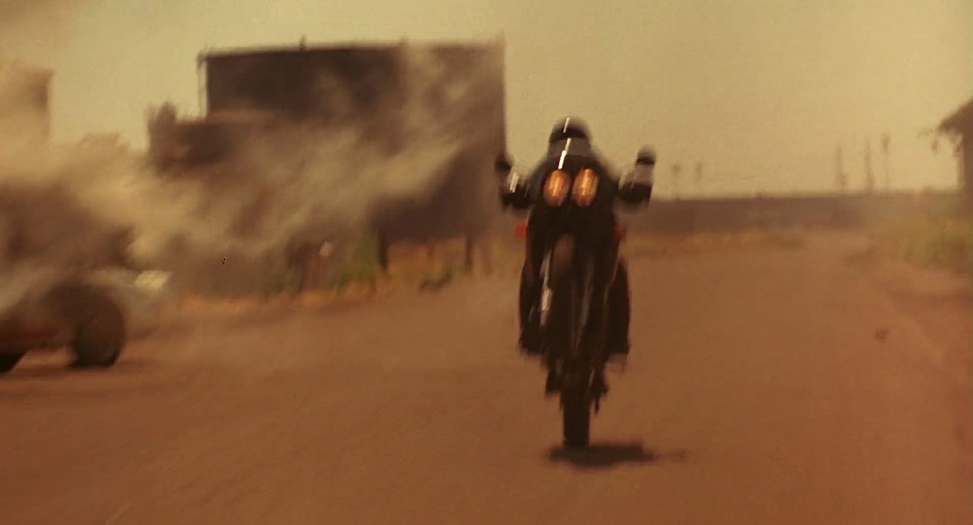 Barb Wire (1996) screencap 9666