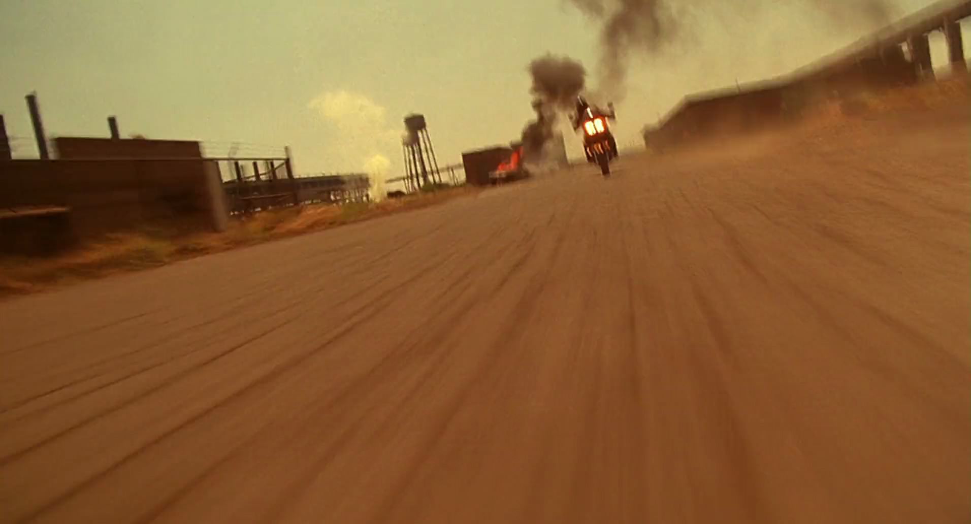 Barb Wire (1996) screencap 9669