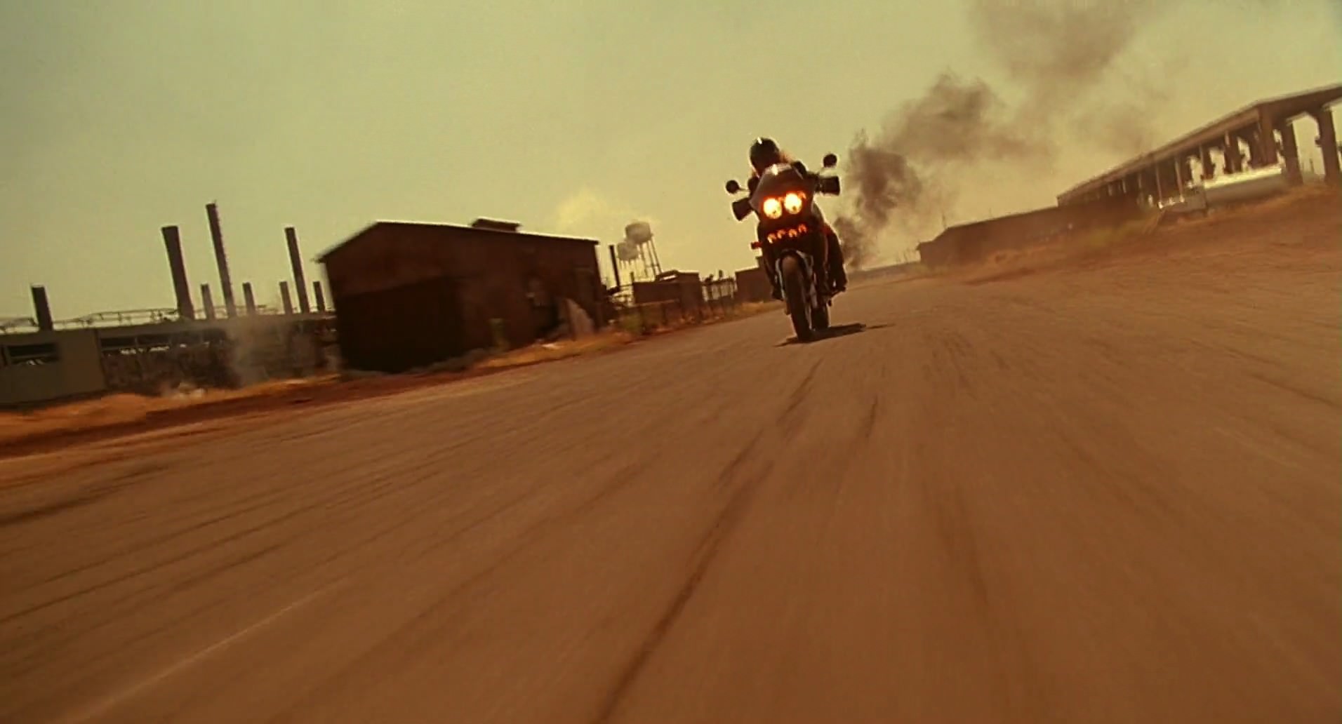 Barb Wire (1996) screencap 9672