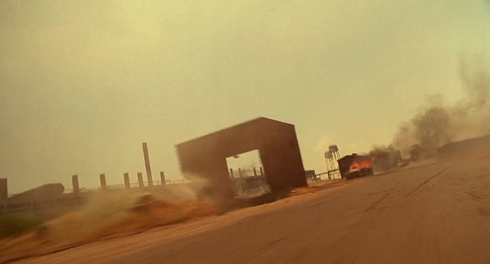 Barb Wire (1996) screencap 9675