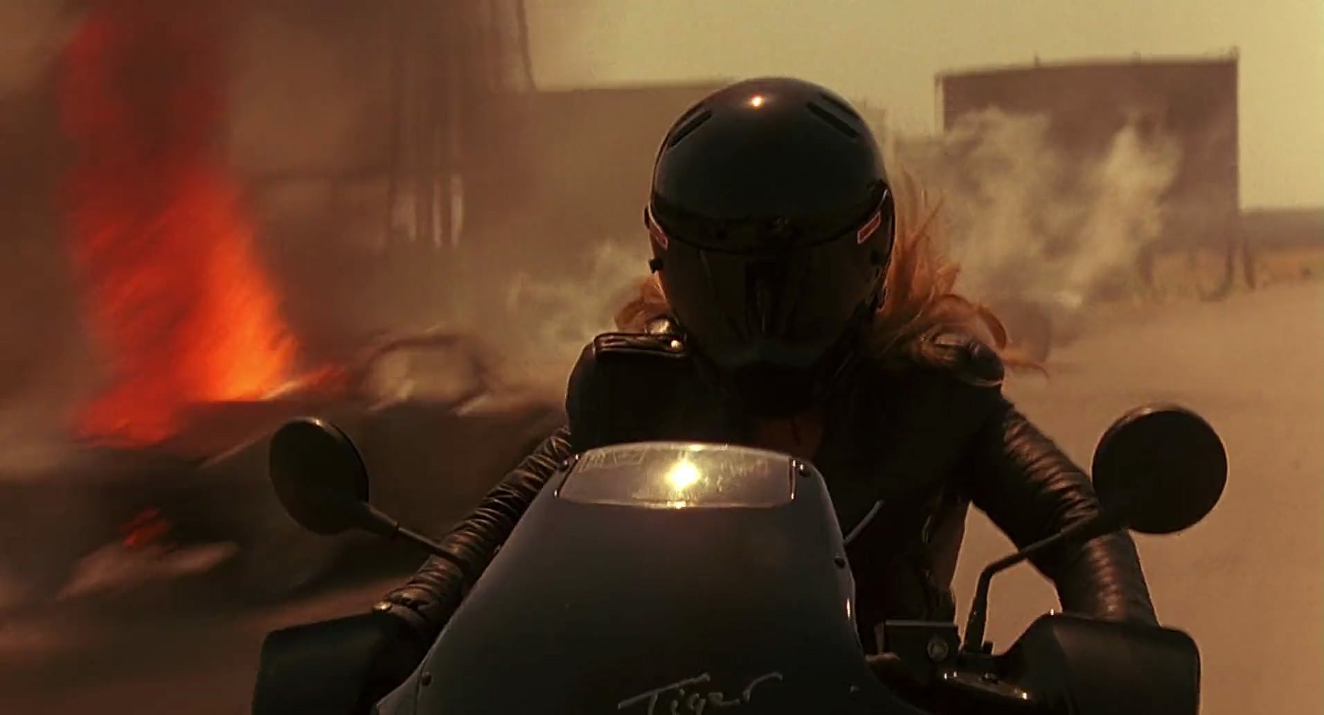 Barb Wire (1996) screencap 9678