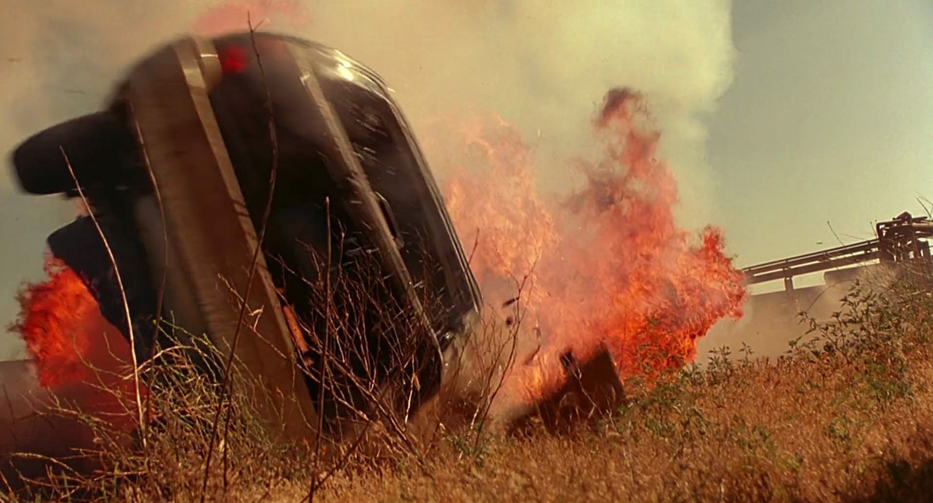 Barb Wire (1996) screencap 9696