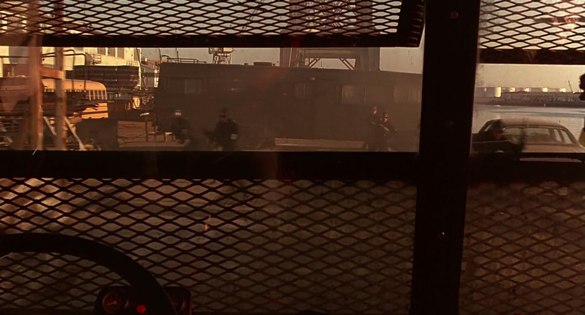 Barb Wire (1996) screencap 9765