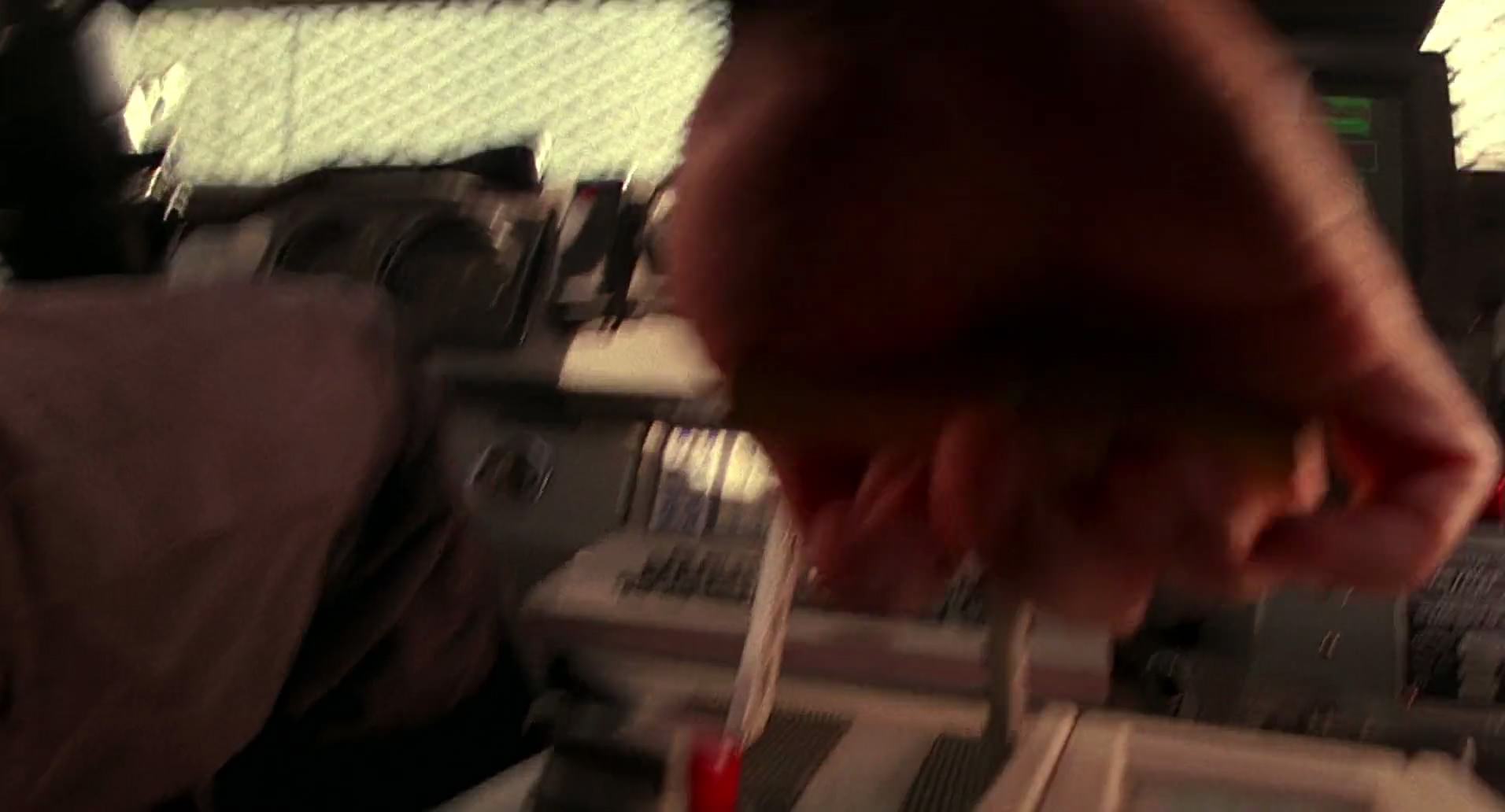 Barb Wire (1996) HD screenshot 9767