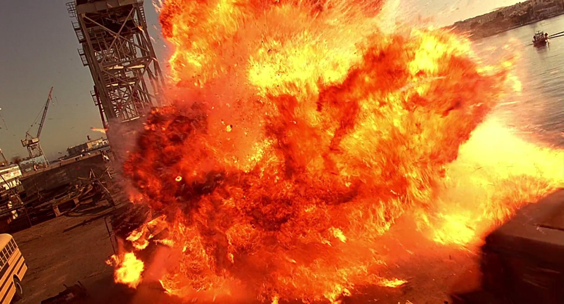Barb Wire (1996) screencap 9774