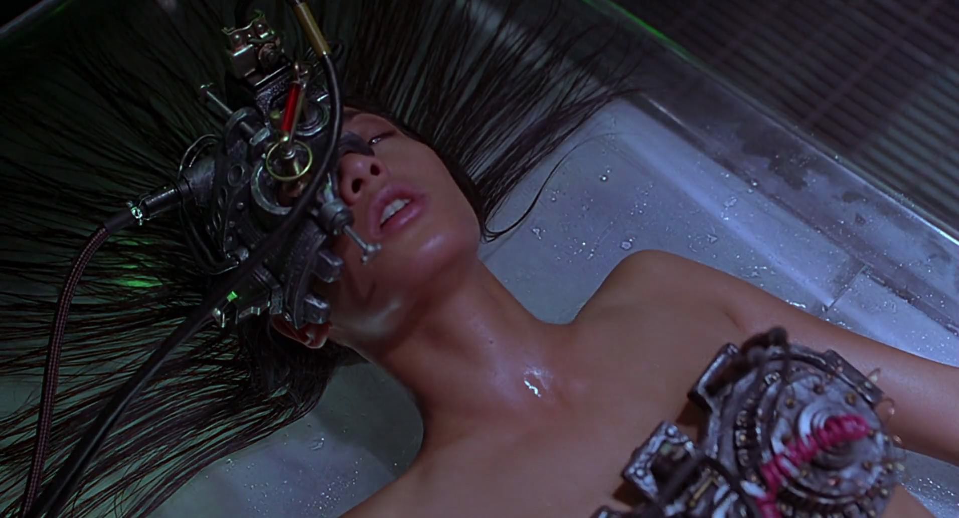 Barb Wire (1996) HD screenshot 980