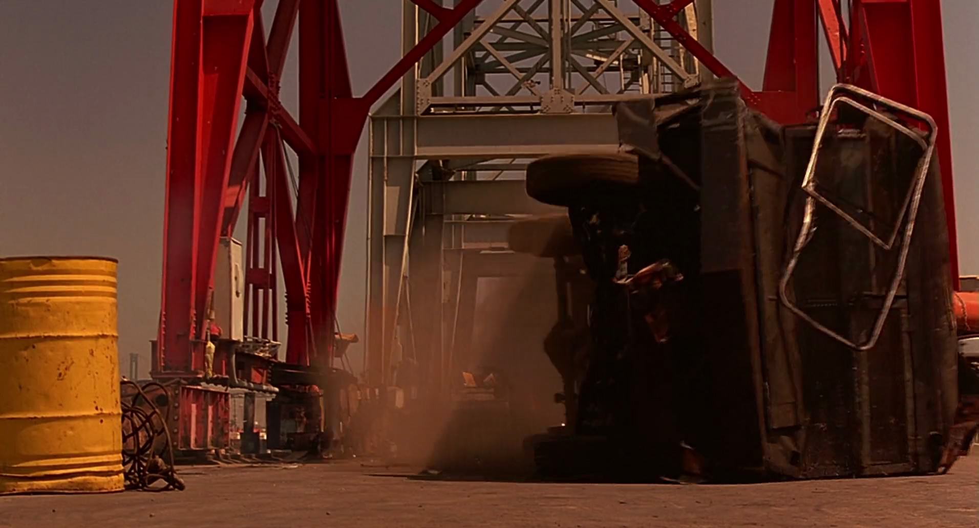 Barb Wire (1996) screencap 9810