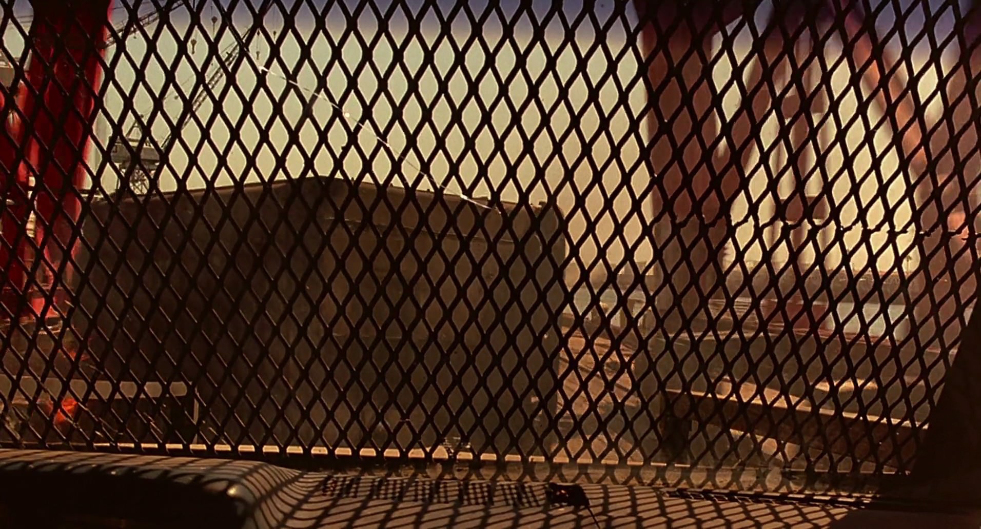 Barb Wire (1996) HD screenshot 9815