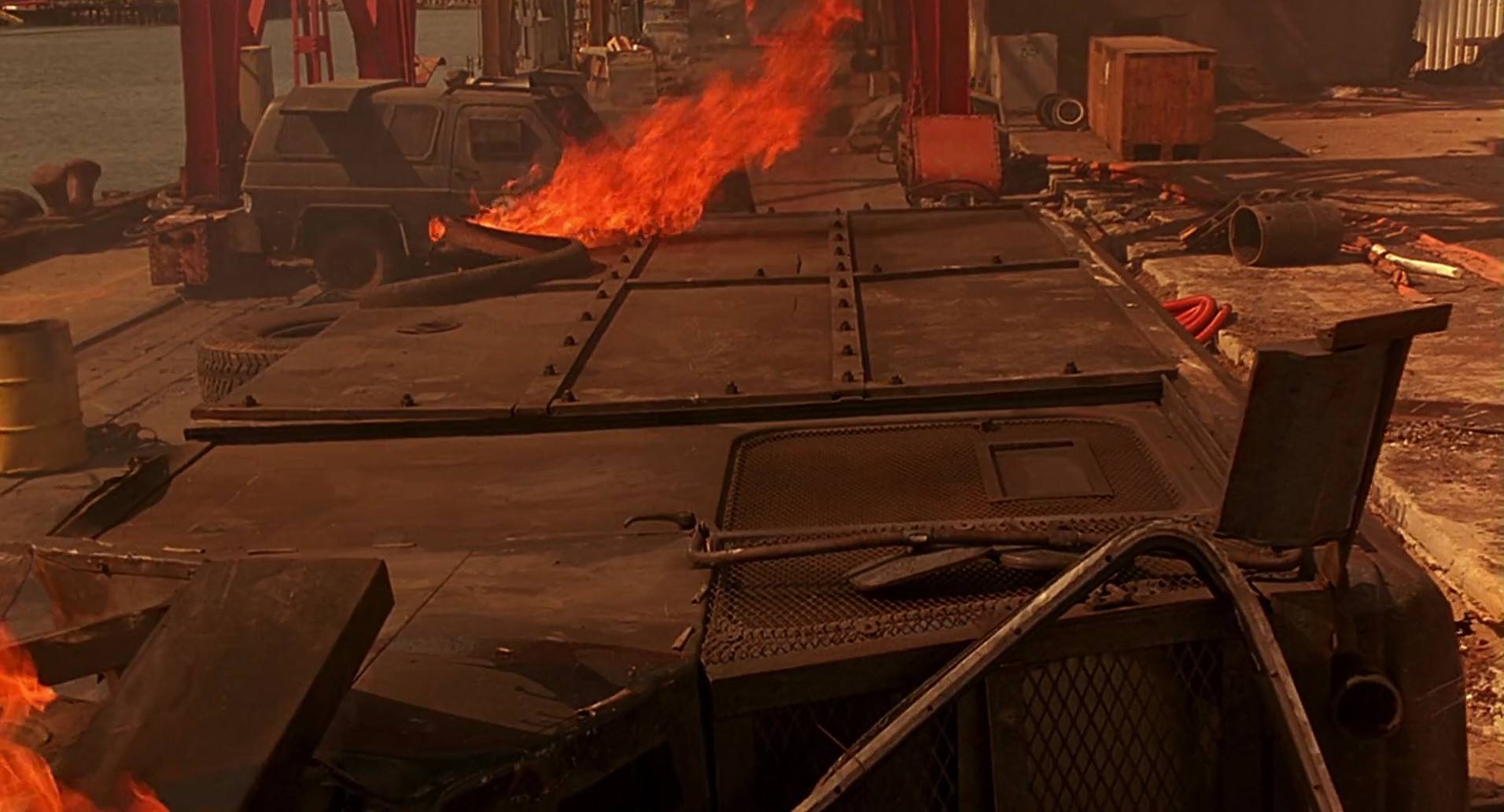 Barb Wire (1996) screencap 9831